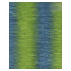 Kilim contemporáneo de Rug & Kilim en rayas verdes y azules y dibujo geométrico