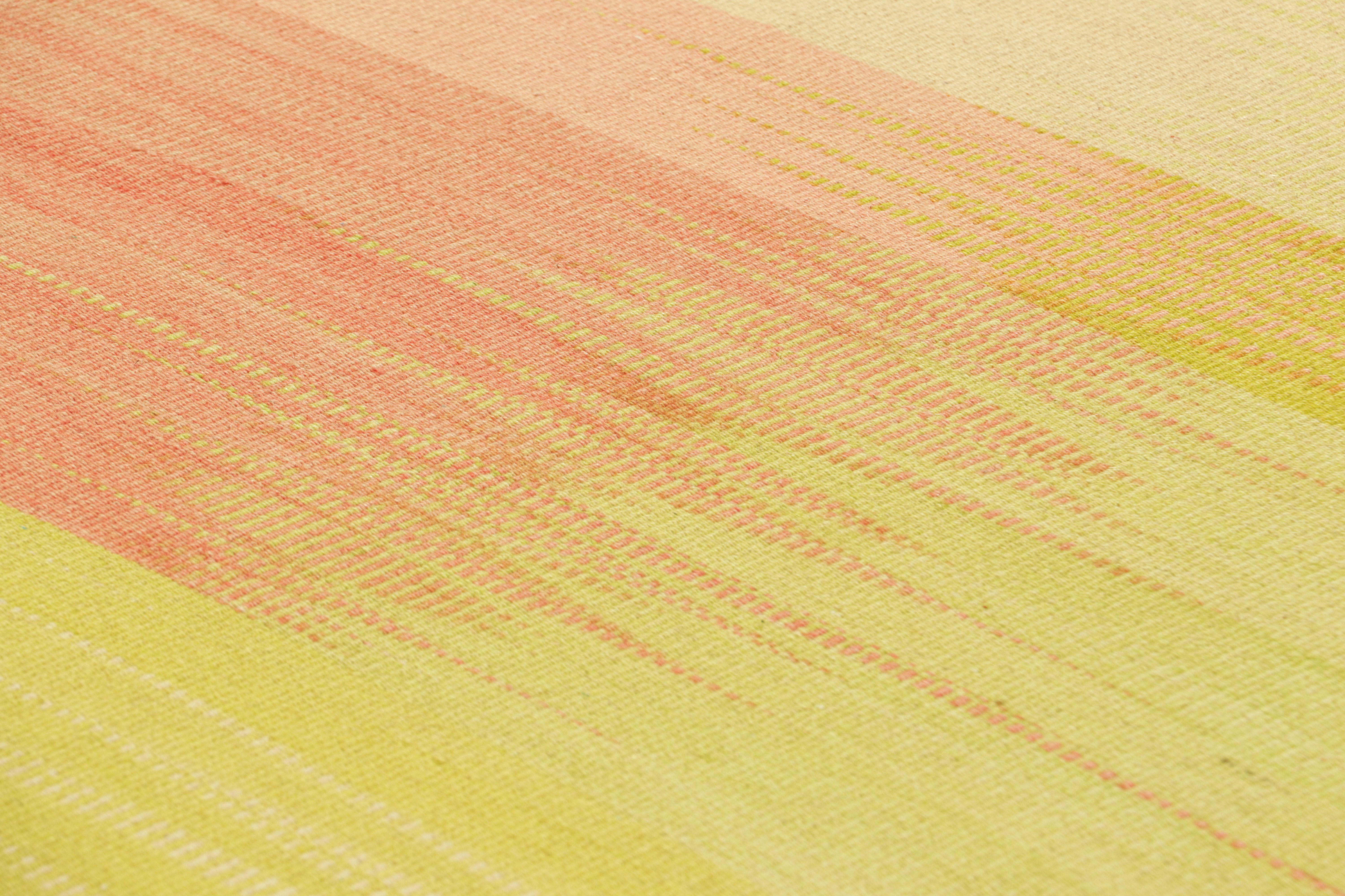 Dieser handgewebte 6x8-Kilim aus Wolle stammt aus einer innovativen neuen zeitgenössischen Flachgewebekollektion von Rug & Kilim.

Über das Design: 

Diese moderne Variante der klassischen Paneelweberei besticht durch ein fabelhaftes, einzigartiges