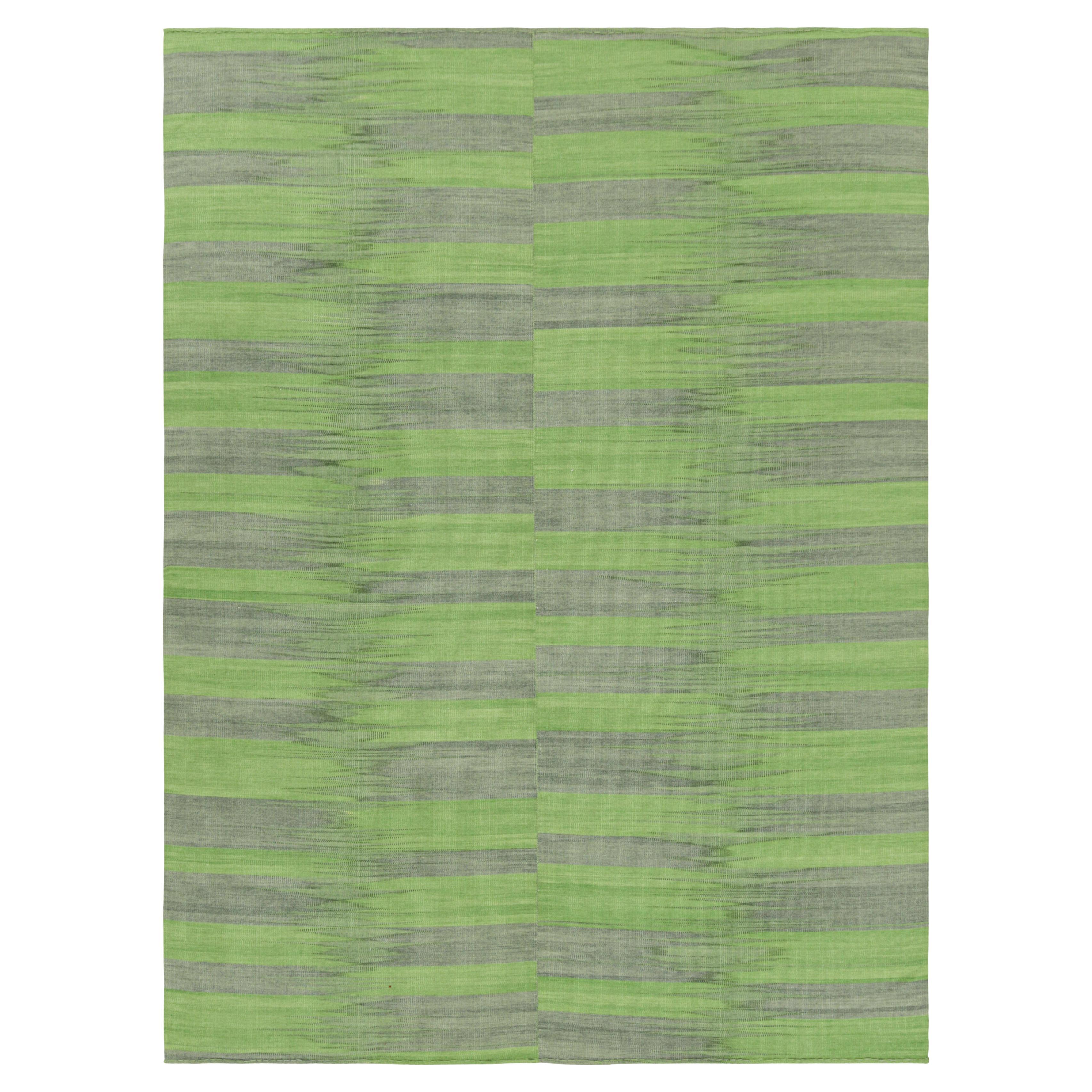Rug & Kilim's Contemporary Kilim in Green & Gray Stripes & Geometric Patterns (Kilim contemporain à rayures et motifs géométriques verts et gris)