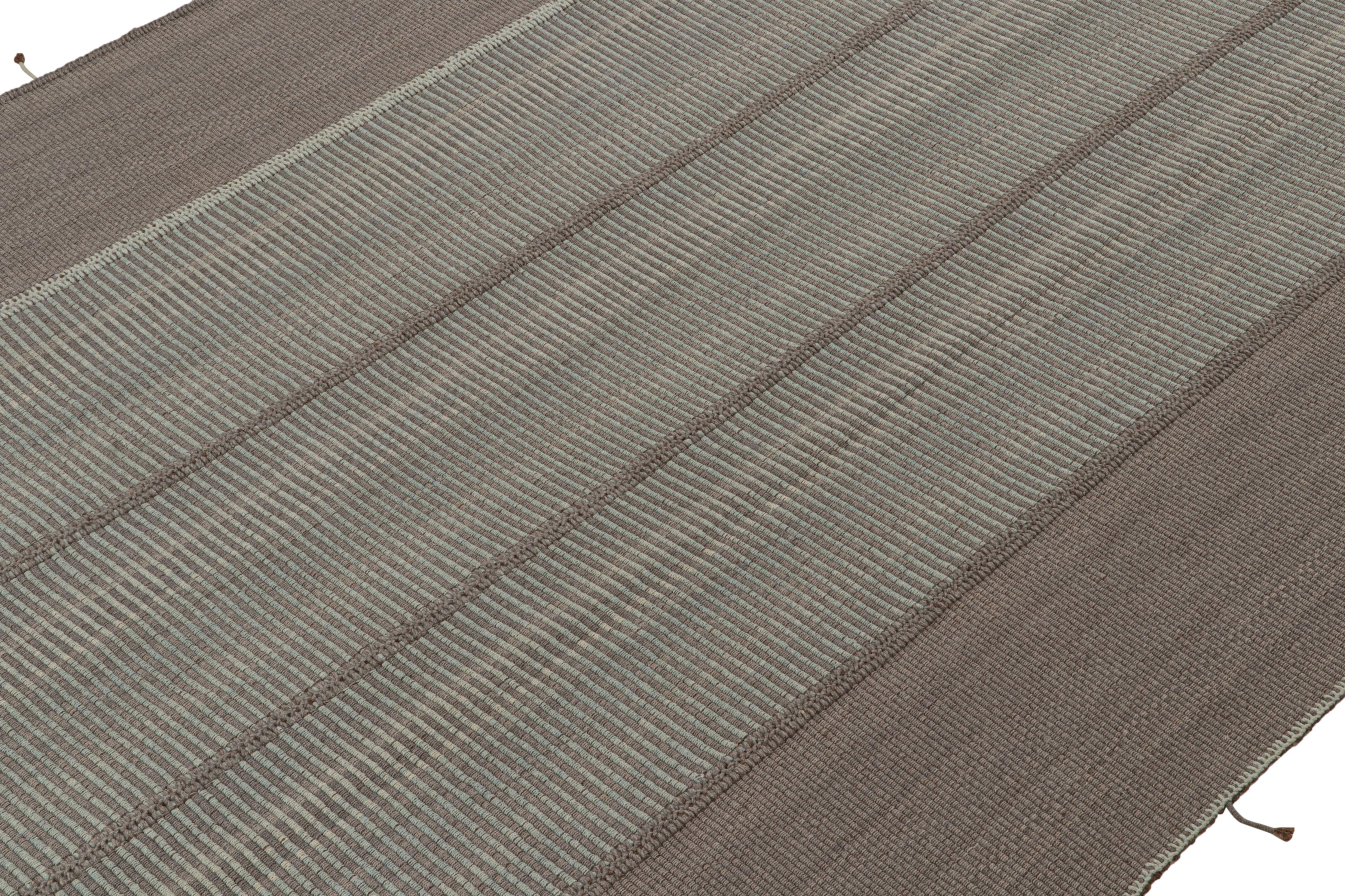 Tejido a mano en lana, este kilim de 9x12 pertenece a una nueva y atrevida línea de tejidos planos contemporáneos de Rug & Kilim.

Sobre el diseño: 

Nuestro último 