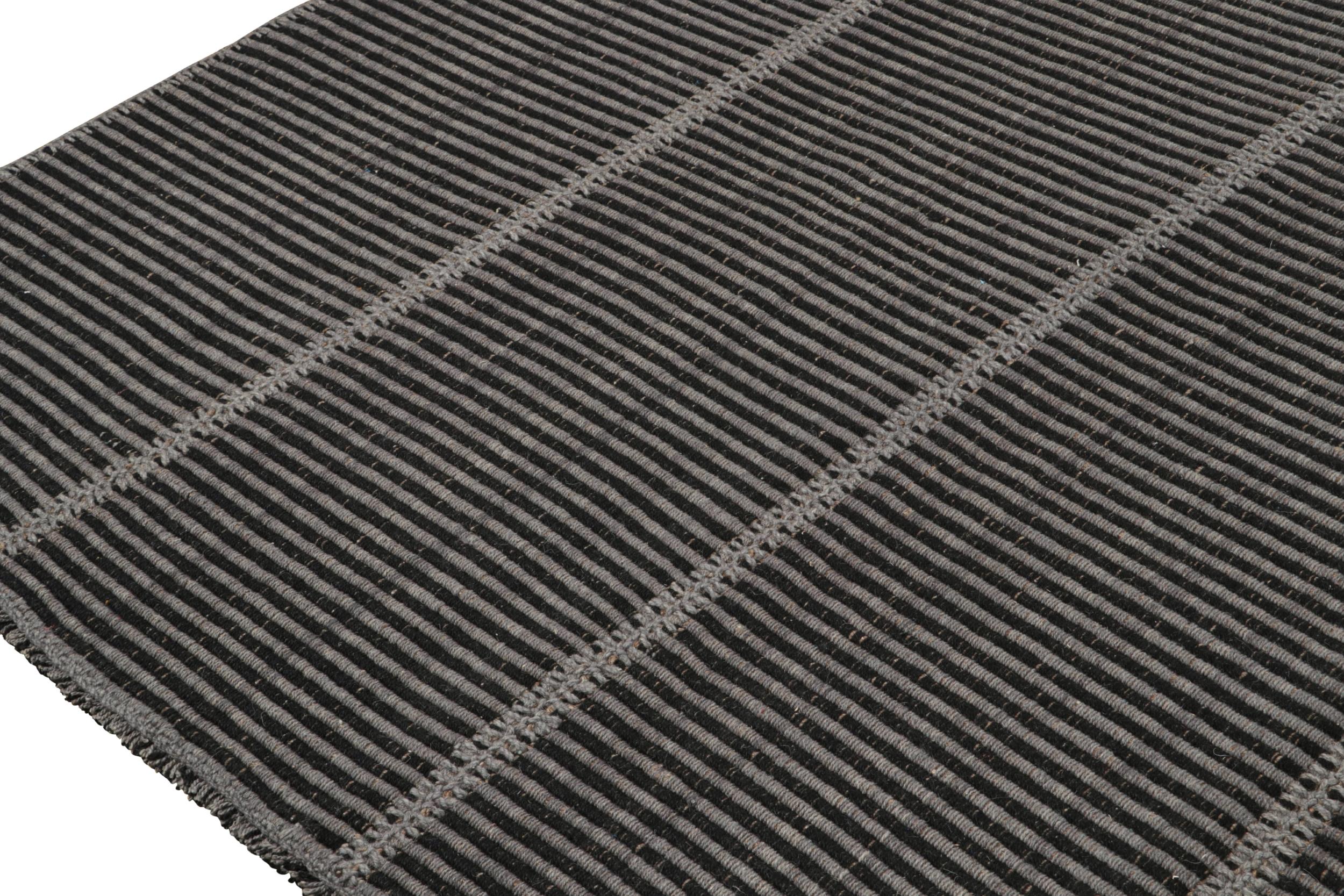 Rug & Kilim's Contemporary Kilim in Grey & Black Stripes (Kilim contemporain à rayures grises et noires) Neuf - En vente à Long Island City, NY