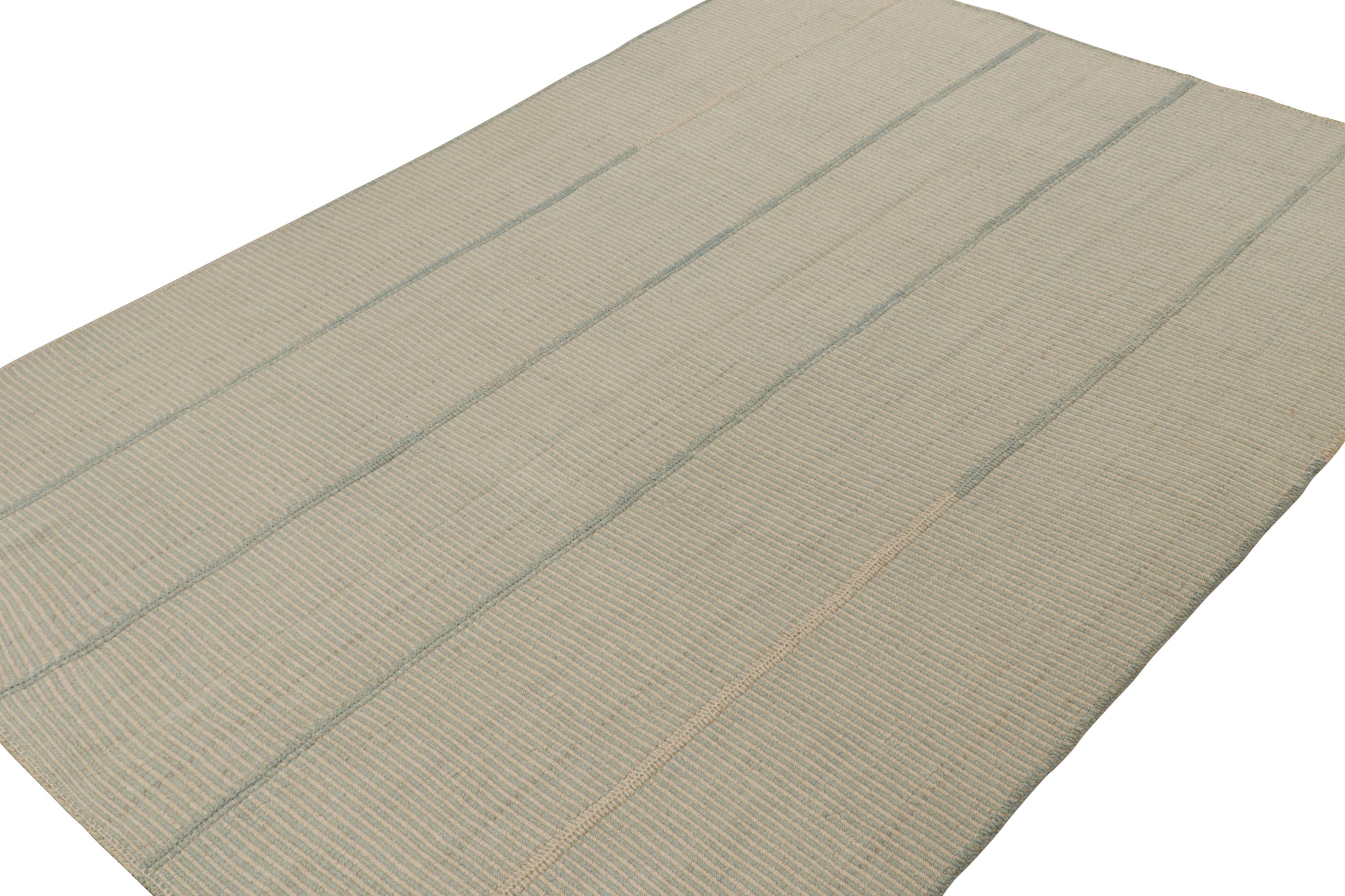 Tejido a mano en lana, un Kilim de 8x11 en tonos beige y azul, de una nueva y atrevida línea de tejidos planos contemporáneos, 