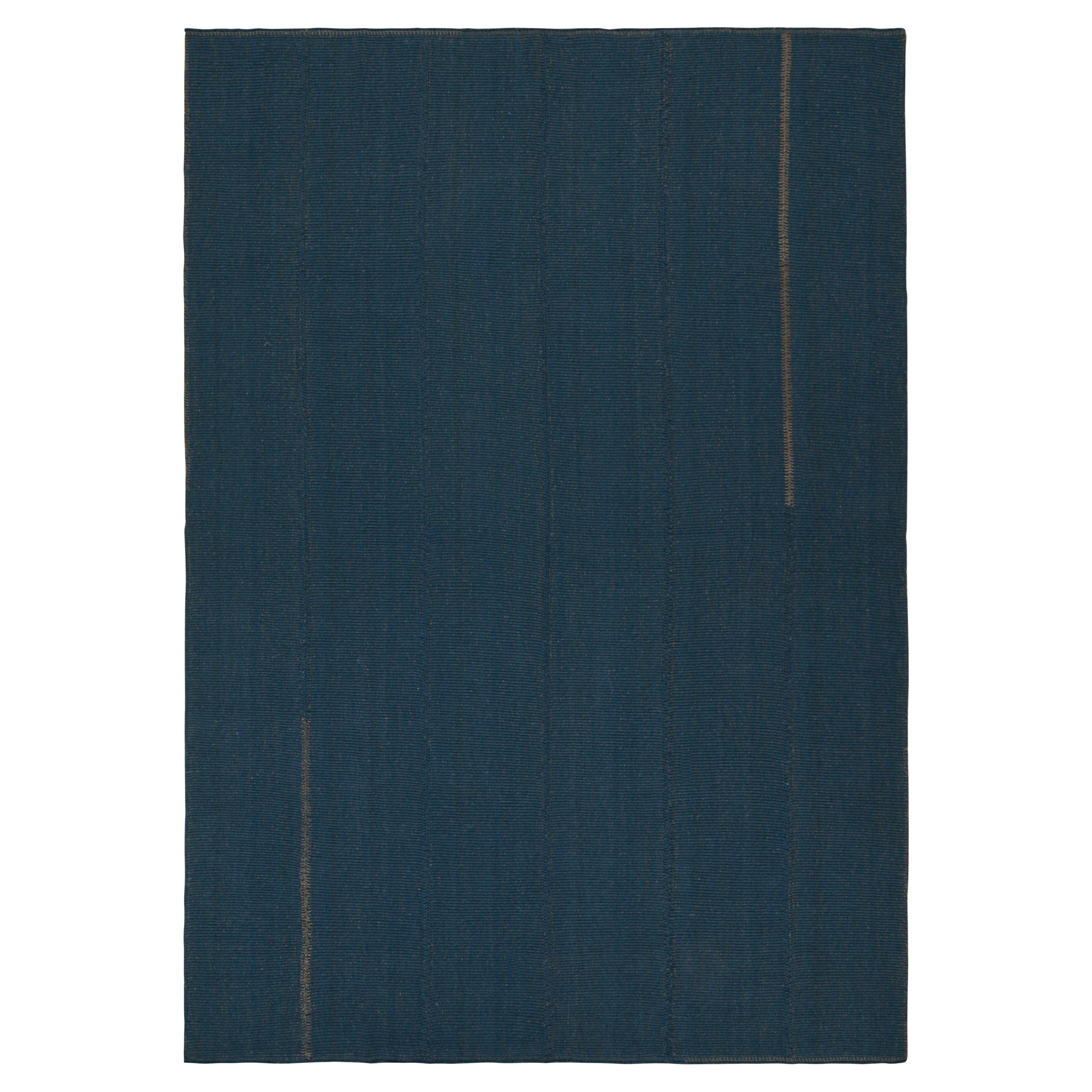 Rug & Kilim's Contemporary Kilim in Marineblau mit Beige-Braun-Akzenten