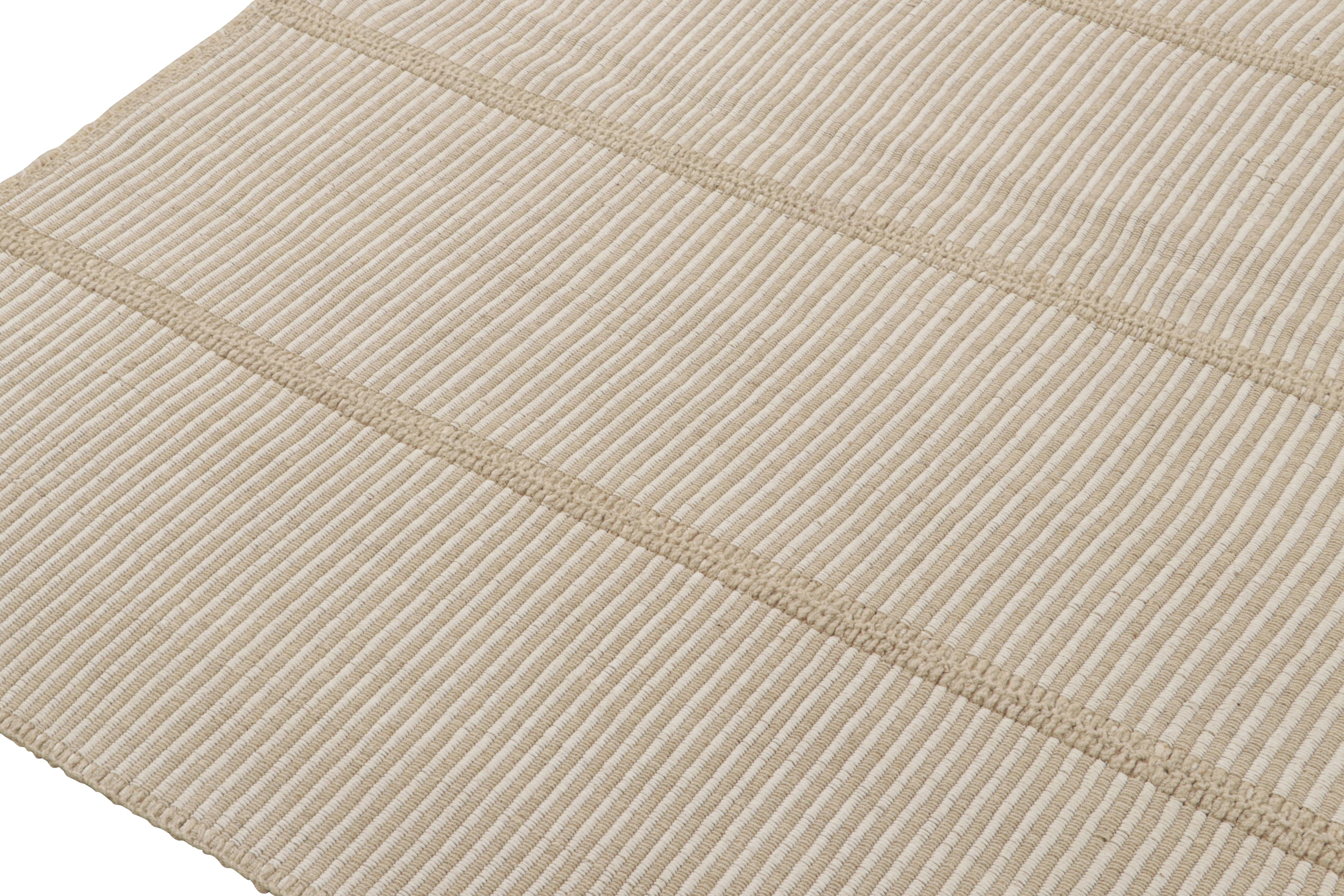 Rug & Kilim è un kilim contemporaneo a strisce bianche e beige. In condizioni Nuovo in vendita a Long Island City, NY