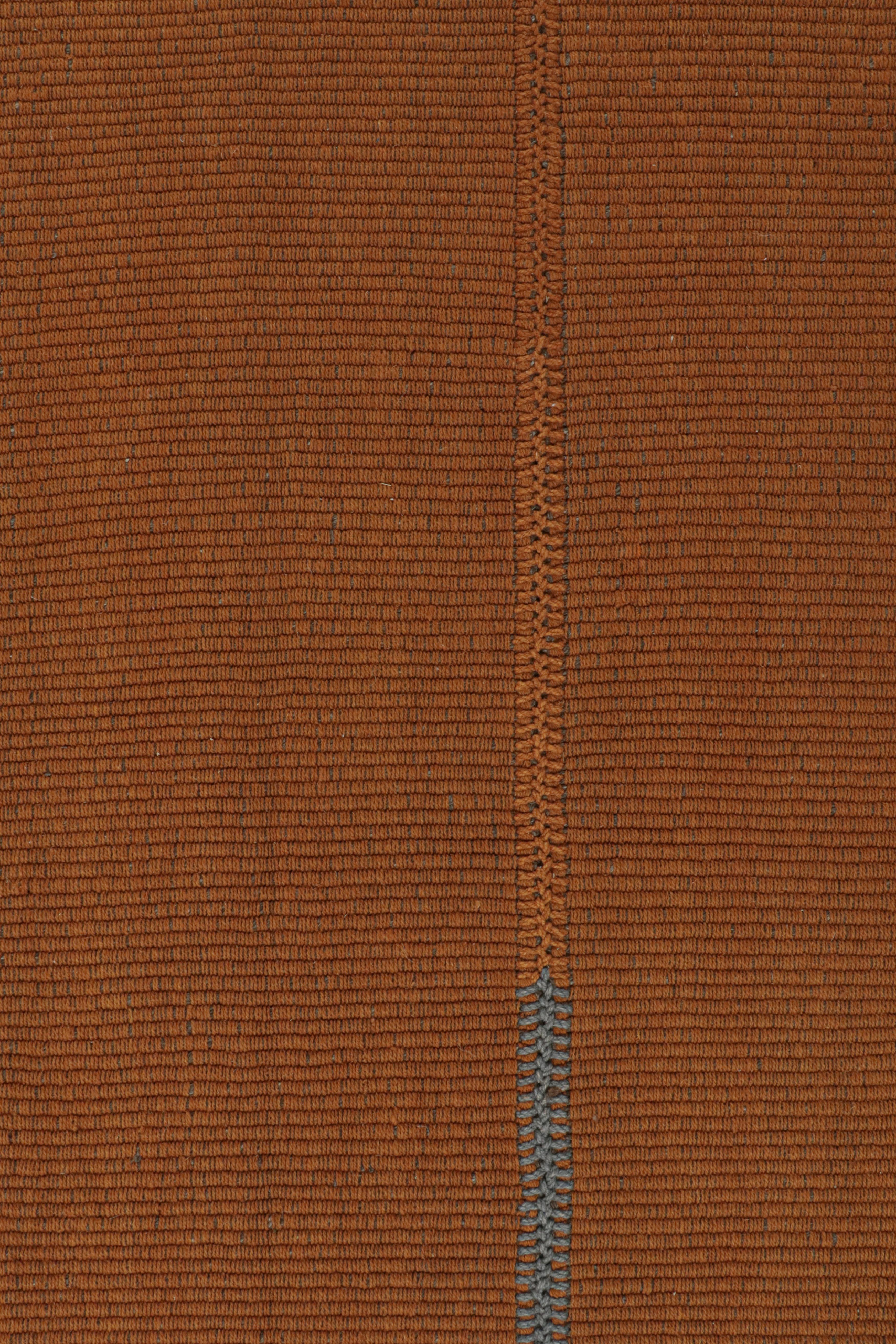 Moderno Rug & Kilim: Kilim contemporaneo in arancione con accenti grigio-blu in vendita
