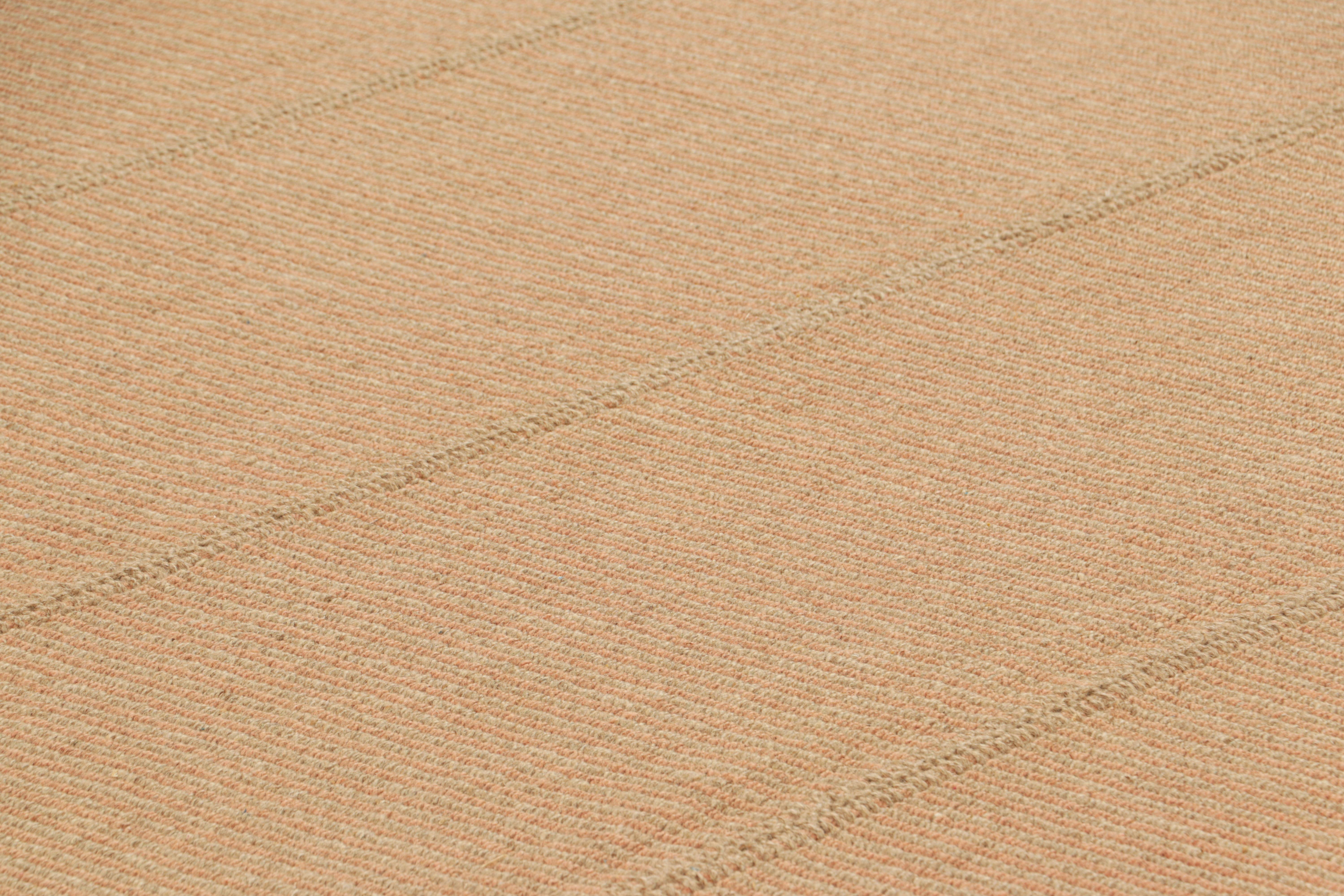 Tissé à la main en laine, ce Kilim 10x14 est issu d'une nouvelle collection de tissage plat personnalisable de Rug & Kilim.

Sur le Design :

