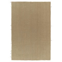 Kilim contemporáneo de Rug & Kilim en color arena, estilo tejido con paneles sólidos de color beige-marrón