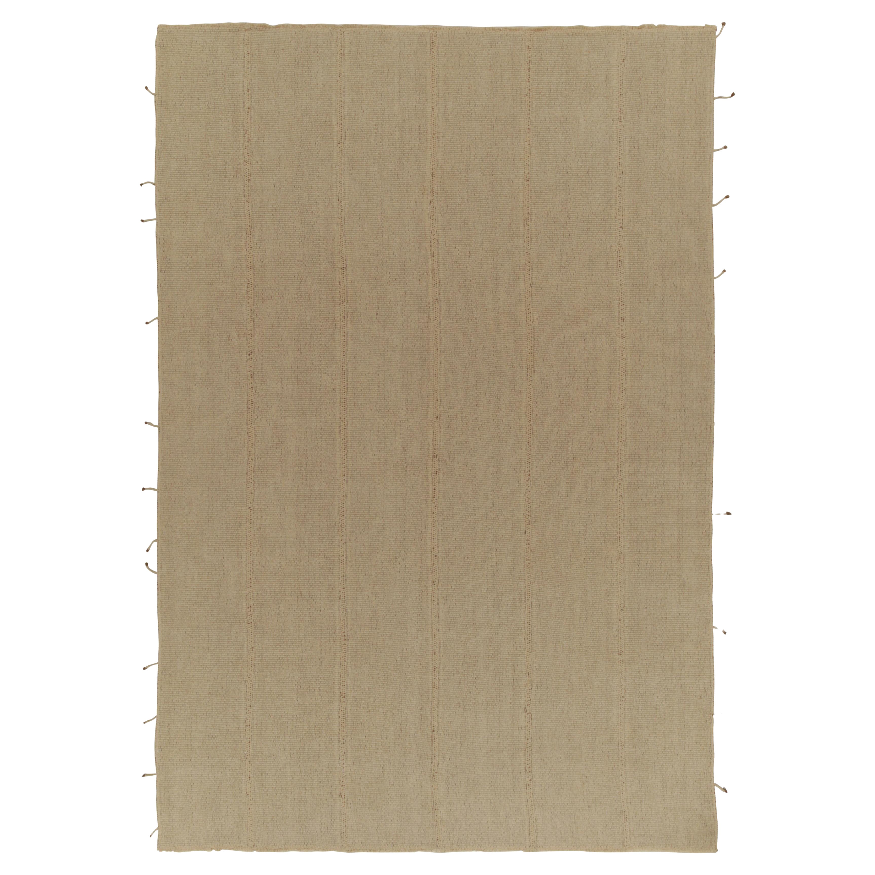 Rug & Kilim è un kilim contemporaneo in stile Sandy, pannello solido beige-marrone.