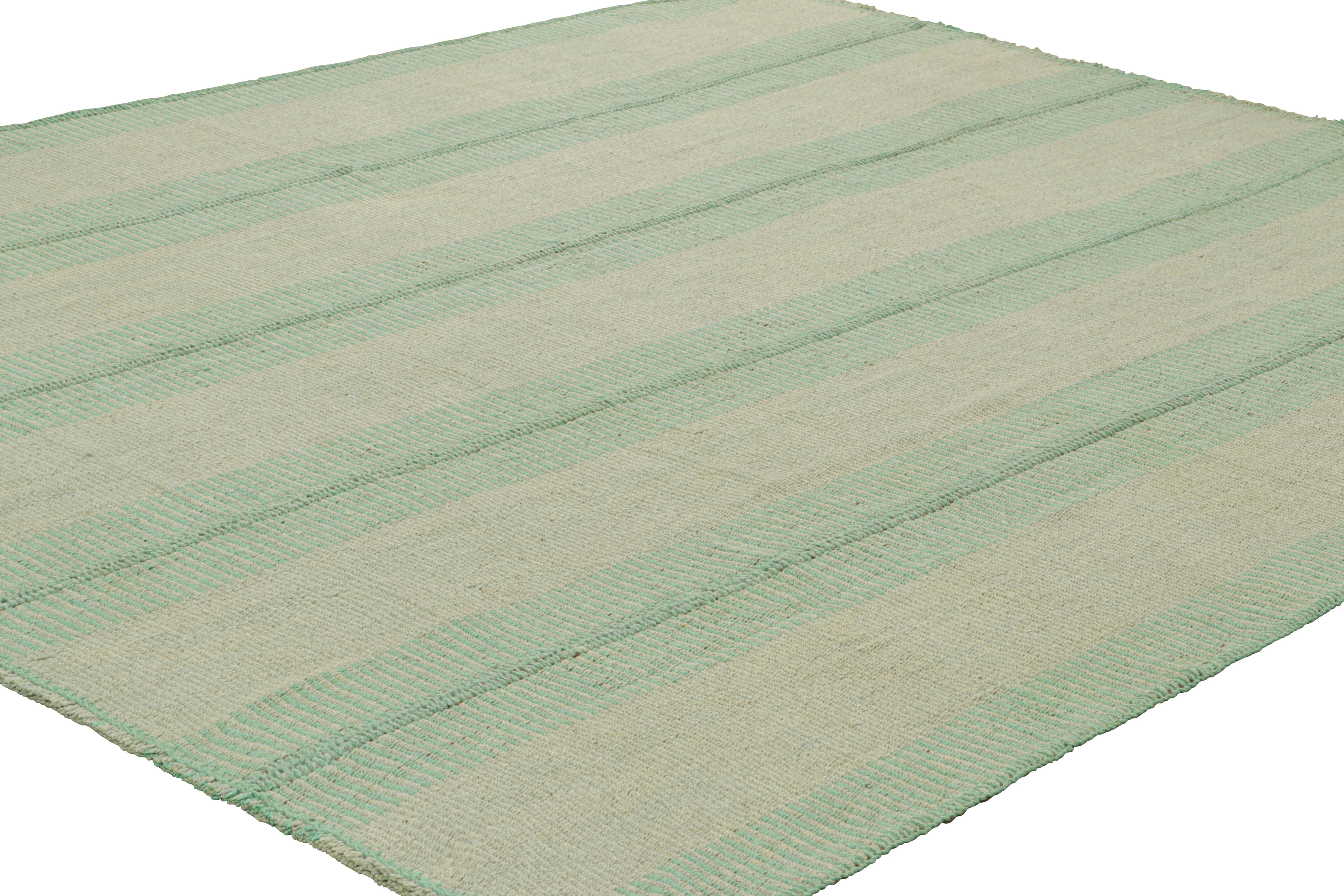 Rug & Kilim's Contemporary Kilim in Seafoam Textural Stripes (Afghanisch) im Angebot