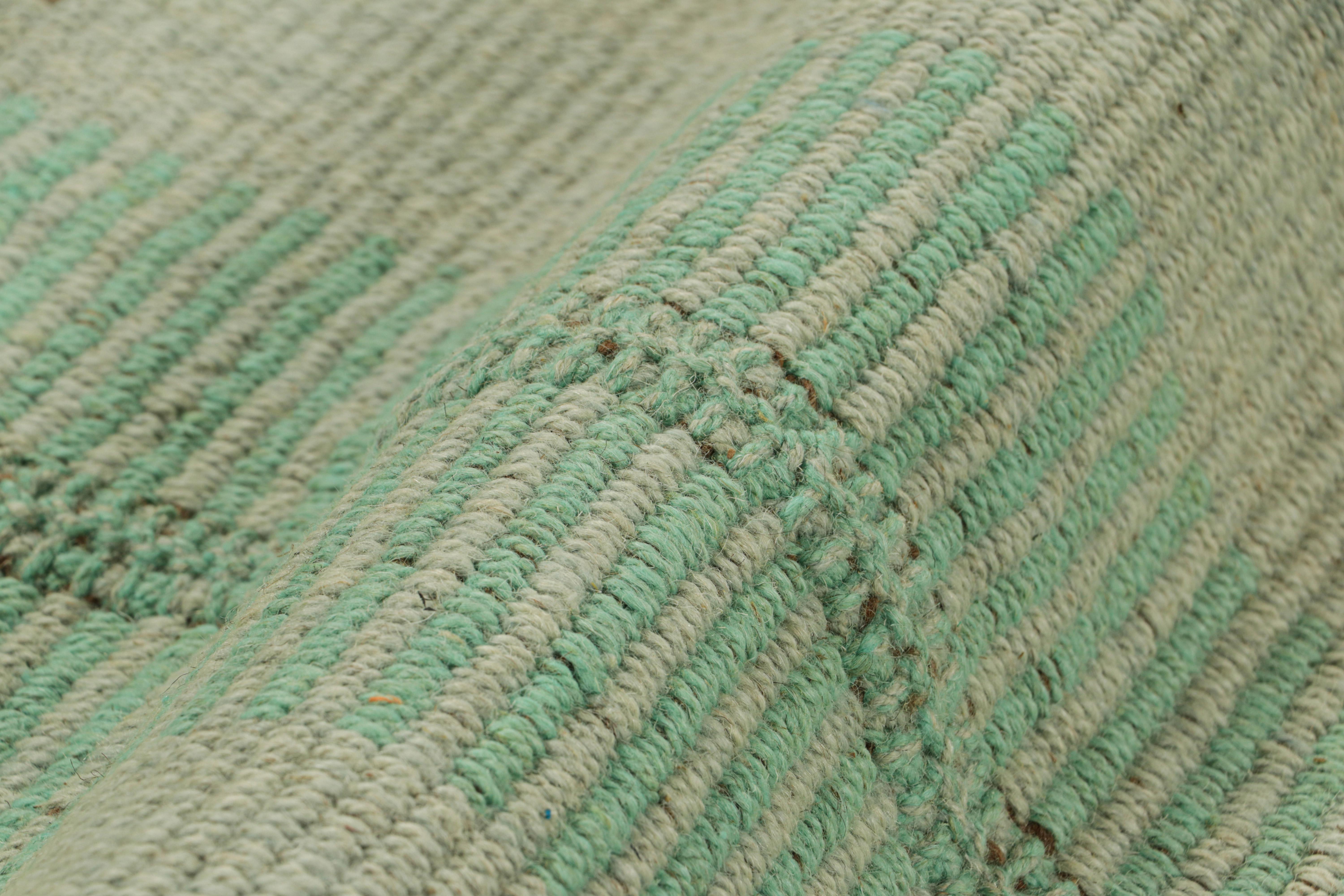 Rug & Kilim's Contemporary Kilim in Seafoam Textural Stripes (Kilim contemporain à rayures texturées) Neuf - En vente à Long Island City, NY