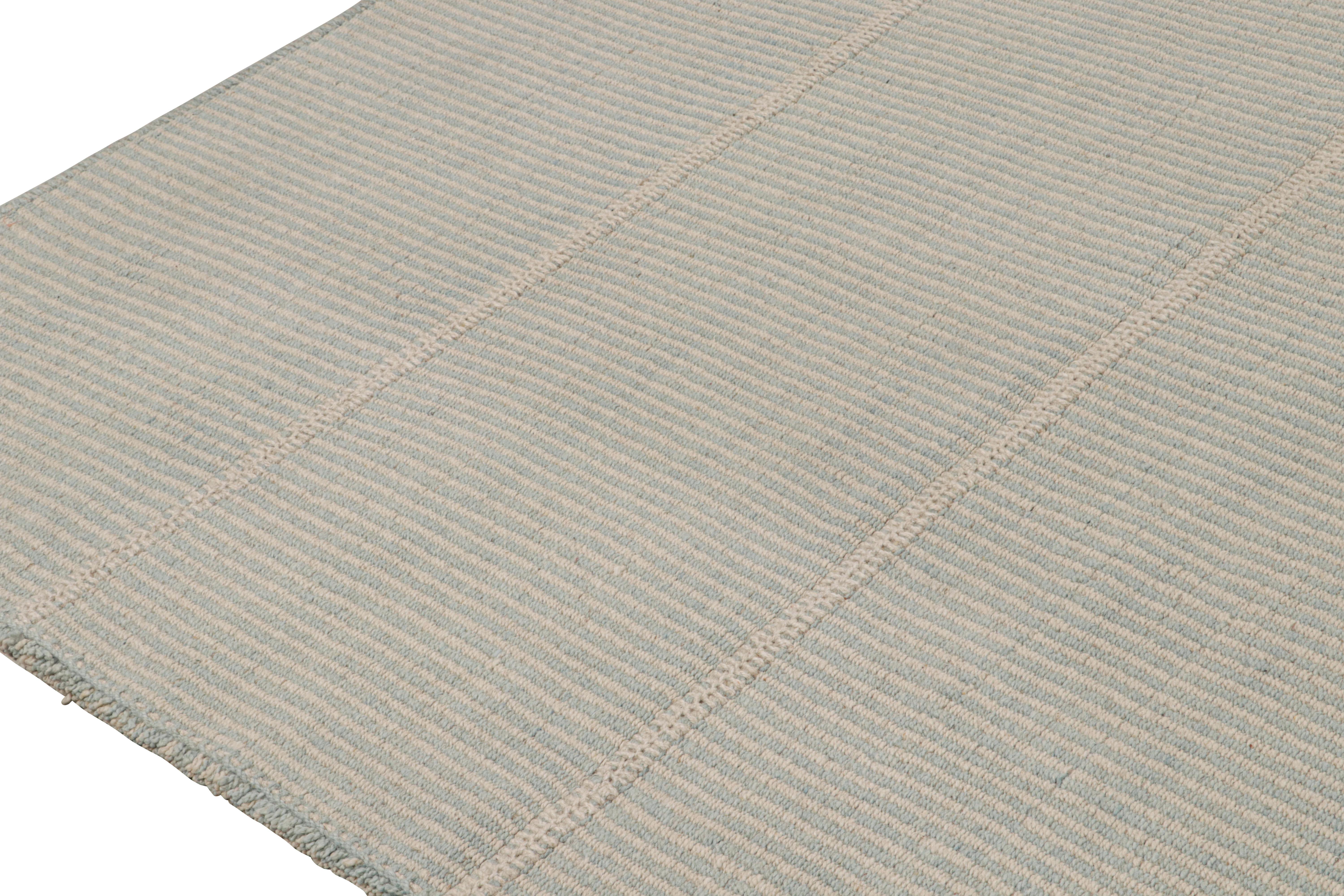 Rug & Kilim’s Contemporary Kilim in Sky Blue and Off-White Stripes Neuf - En vente à Long Island City, NY