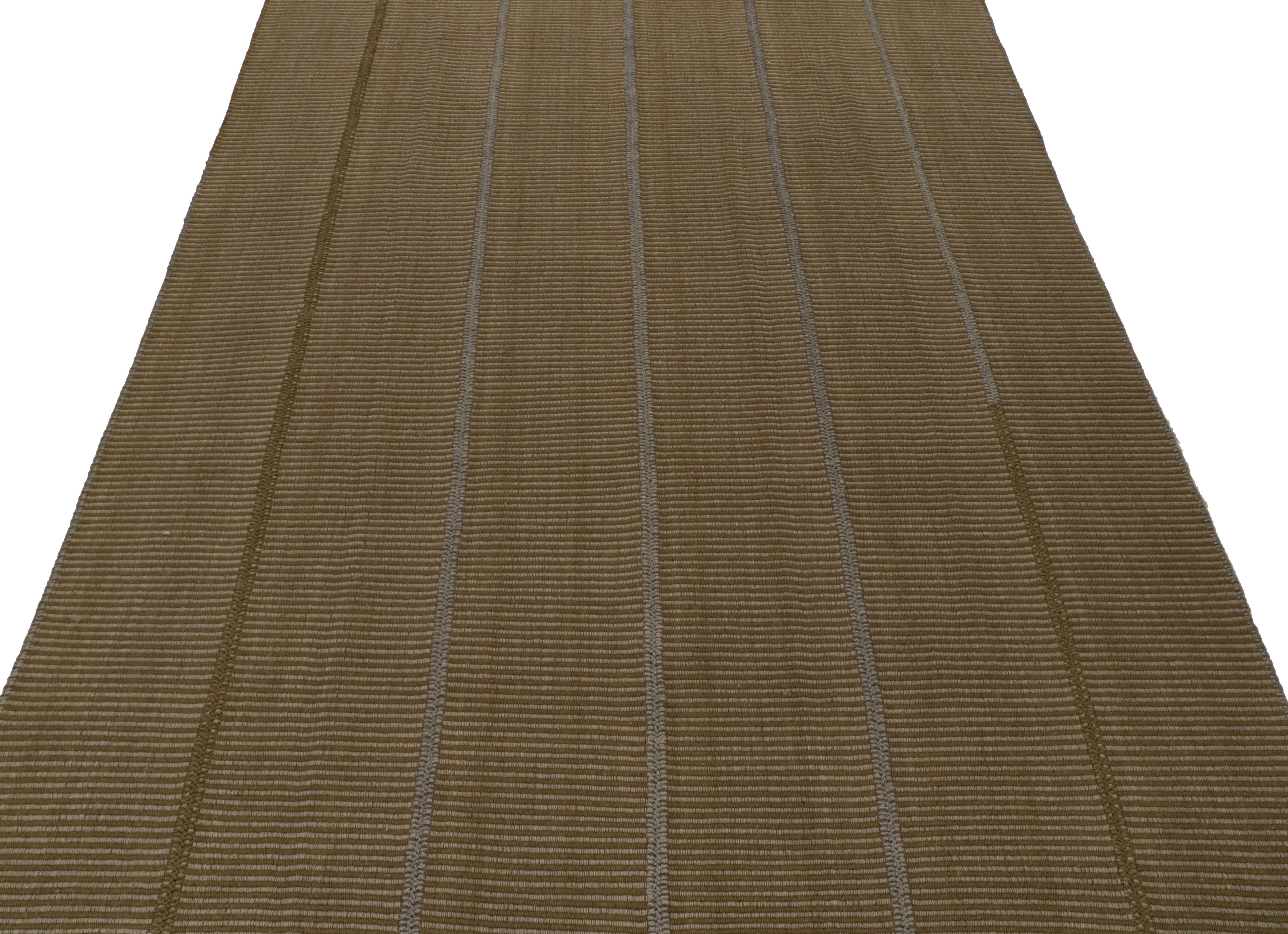 Tissé à la main Rug & Kilim's Contemporary Kilim in Tones of Brown & Gray (Kilim contemporain dans les tons de Brown et de Gray) en vente