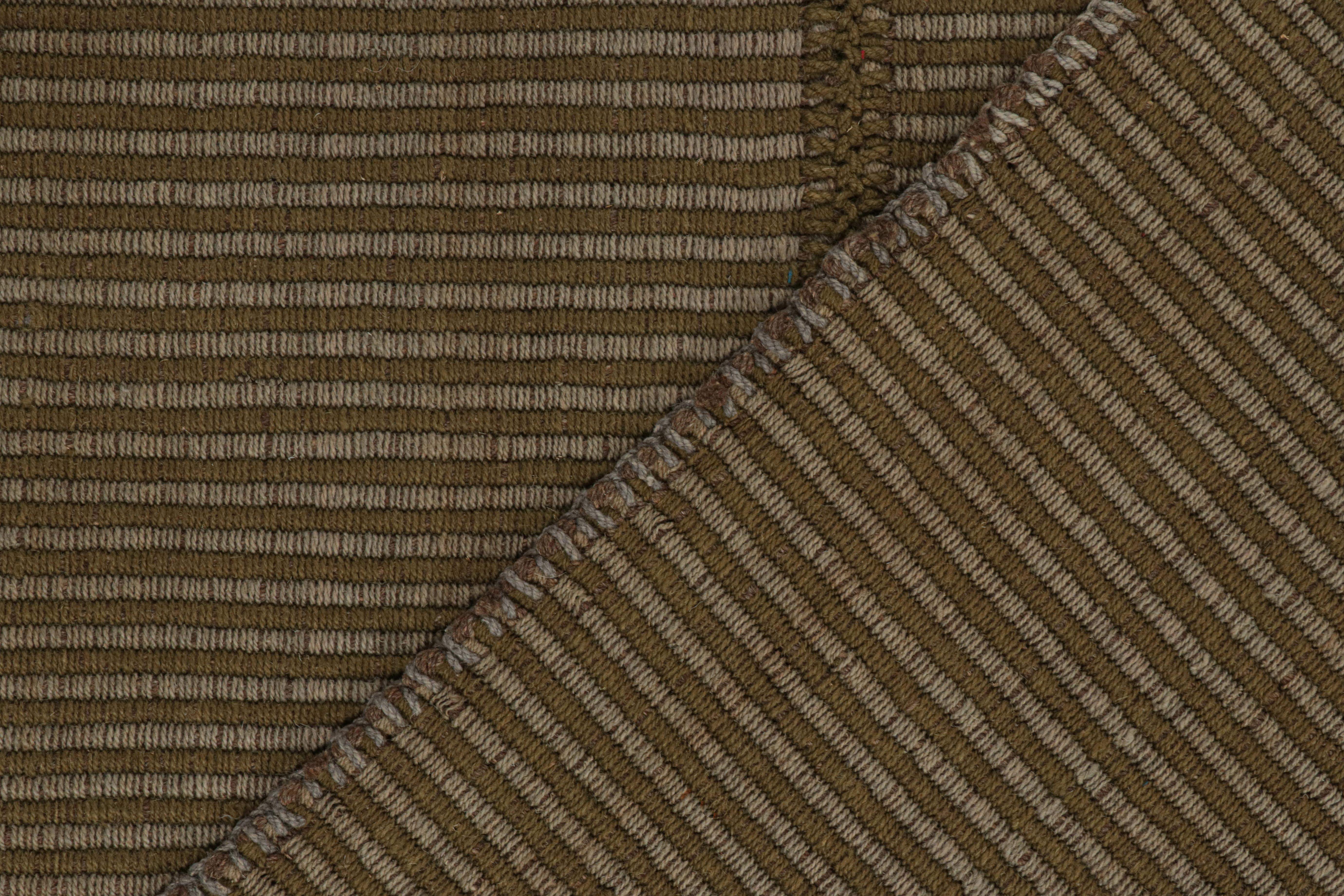 XXIe siècle et contemporain Rug & Kilim's Contemporary Kilim in Tones of Brown & Gray (Kilim contemporain dans les tons de Brown et de Gray) en vente