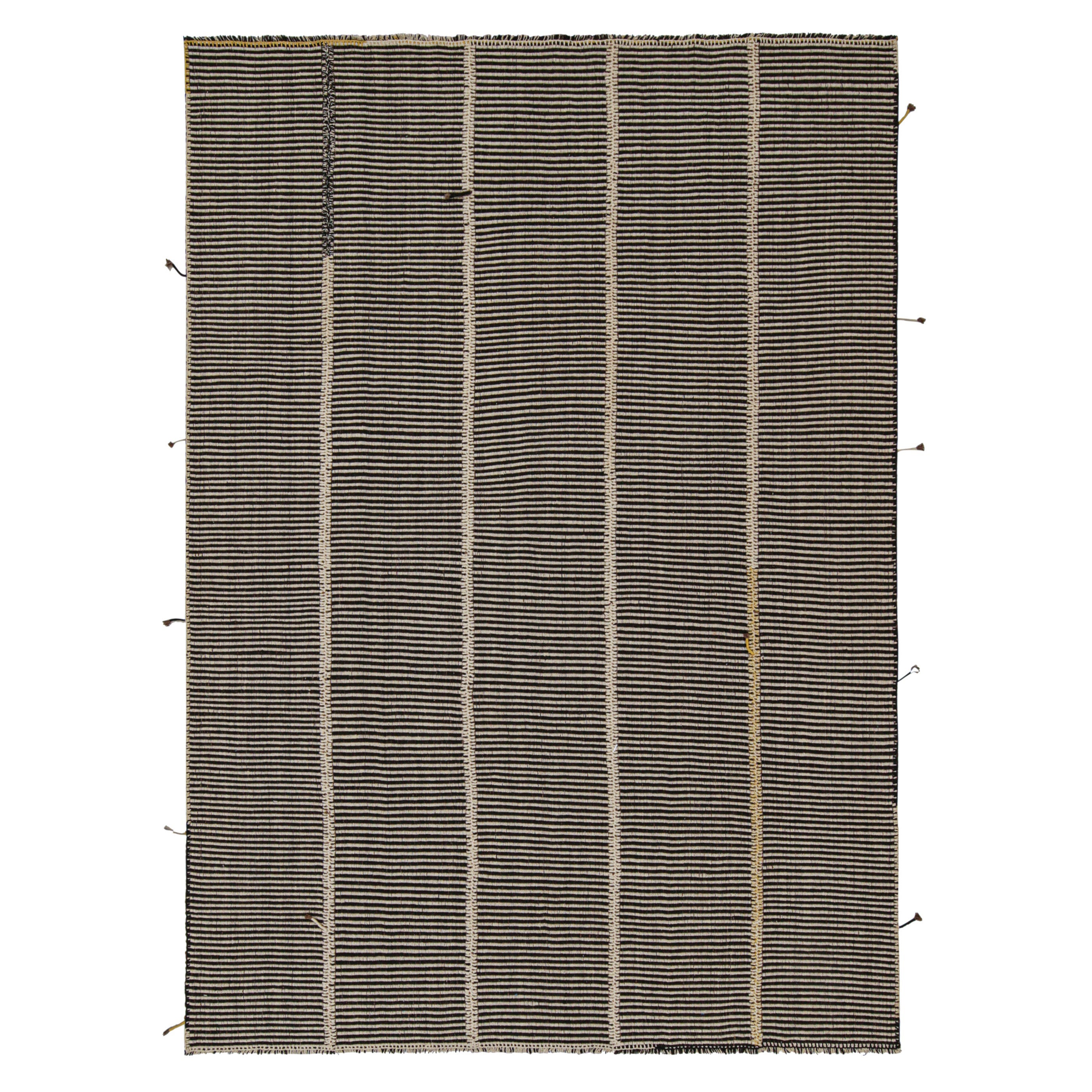 Zeitgenössischer Kilim-Teppich von Rug & Kilim in Beige und Schwarz gestreift