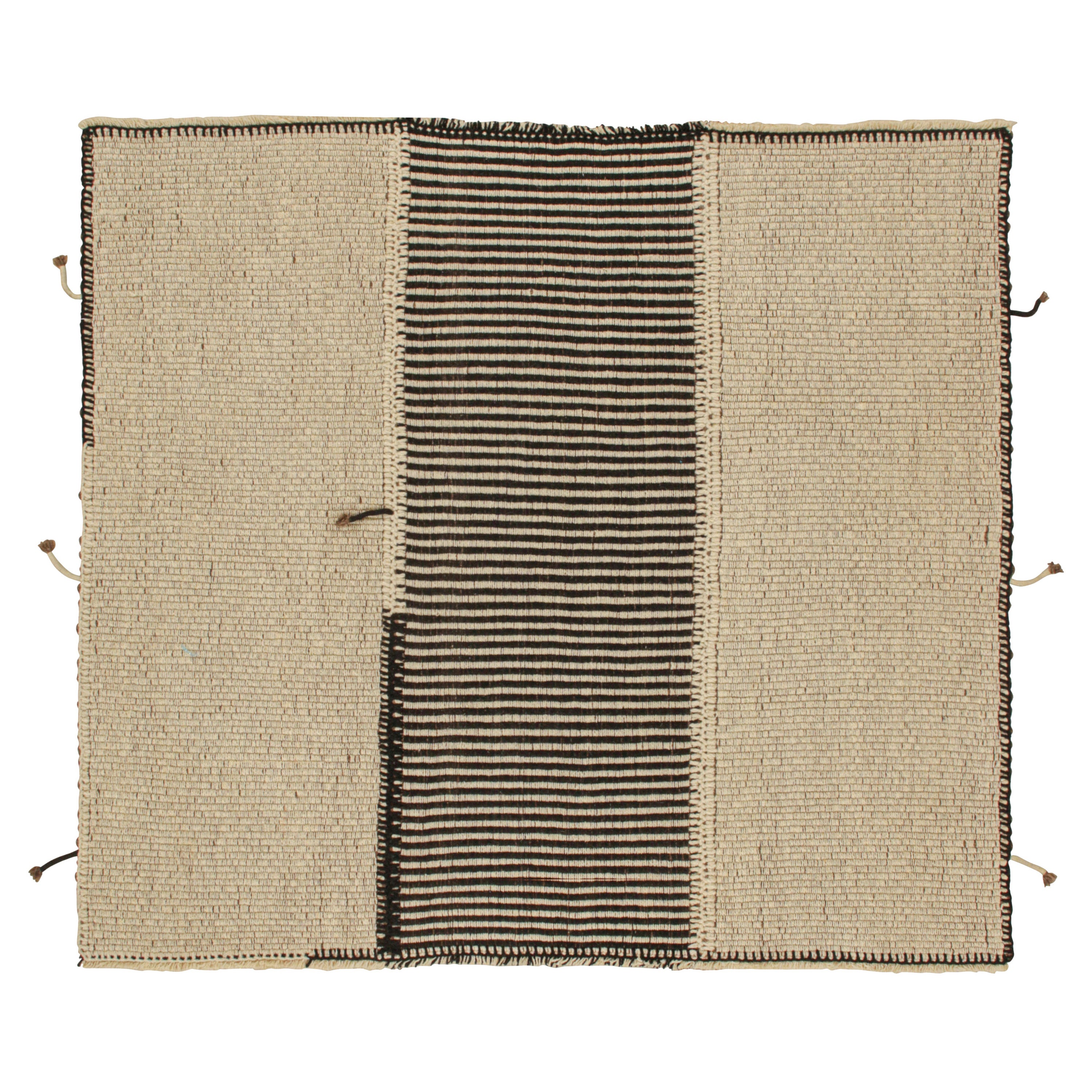 Zeitgenössischer Kilim-Teppich von Rug & Kilim in Beige mit schwarzen und braunen Akzenten