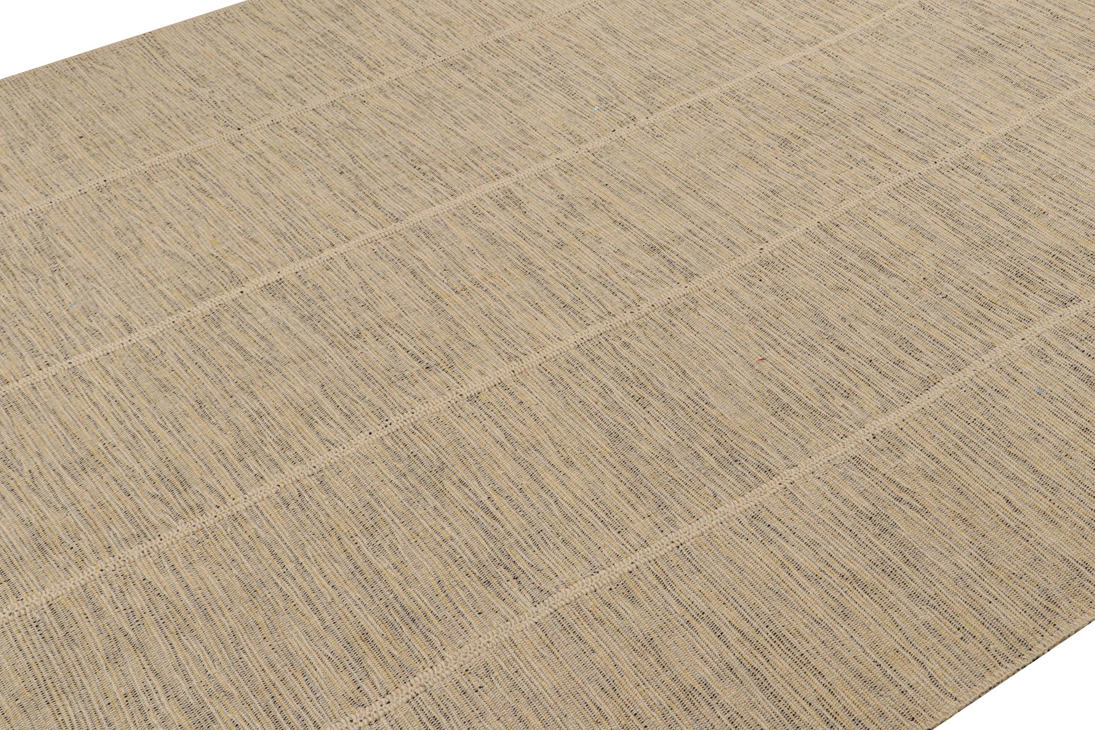 Alfombra Kilim Contemporánea de Rug & Kilim en Beige con Acentos Negros y Amarillos Persa en venta