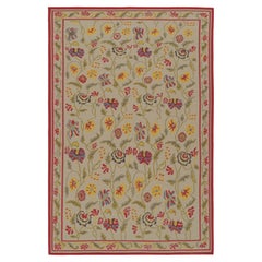 Rug & Kilim's Contemporary Kilim Rug in Beige with Green and Red Floral Patterns (tapis Kilim contemporain en beige avec motifs floraux verts et rouges)