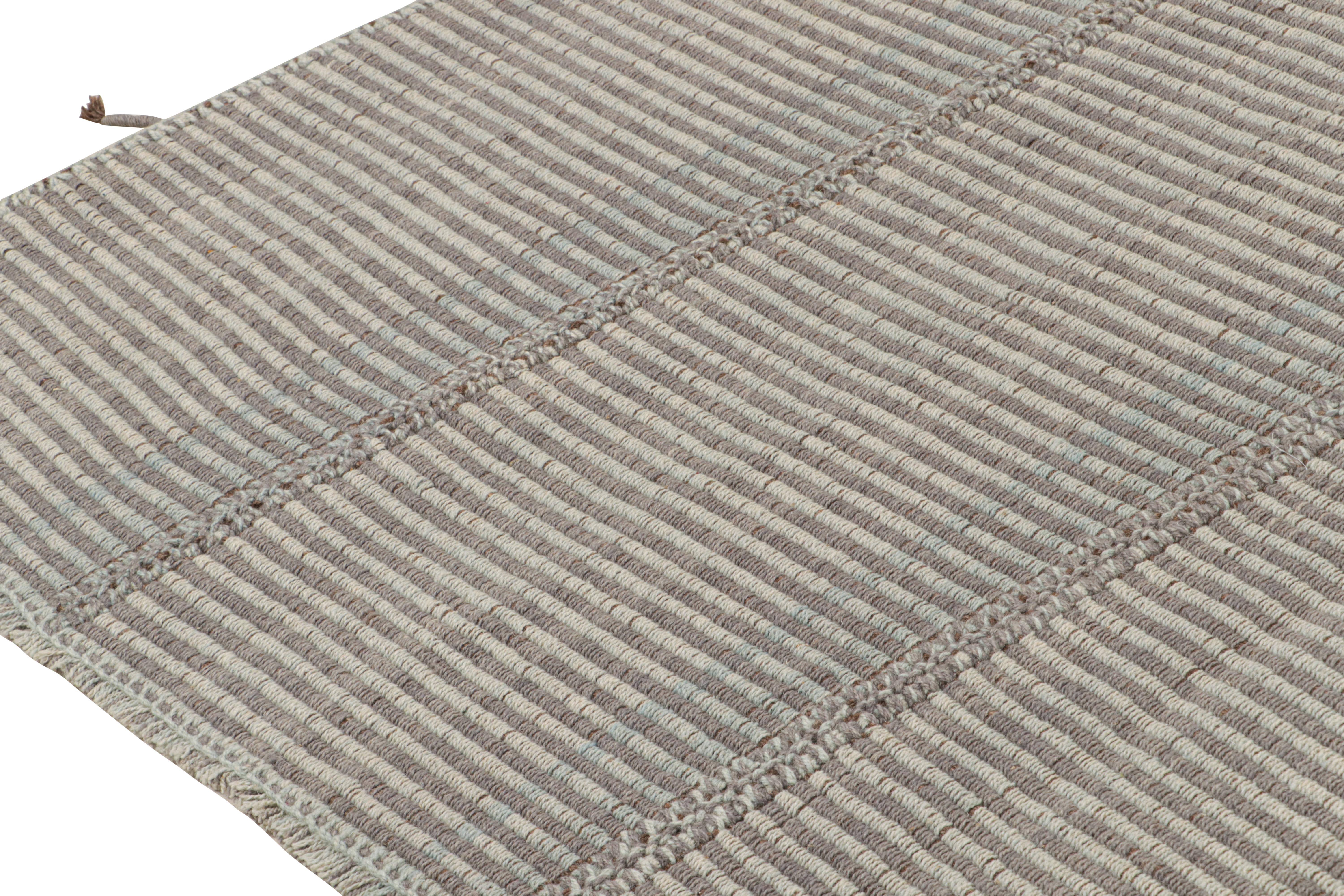 Zeitgenössischer Kilim-Teppich von Rug & Kilim in Grau und Himmelblau gestreift (Handgeknüpft) im Angebot