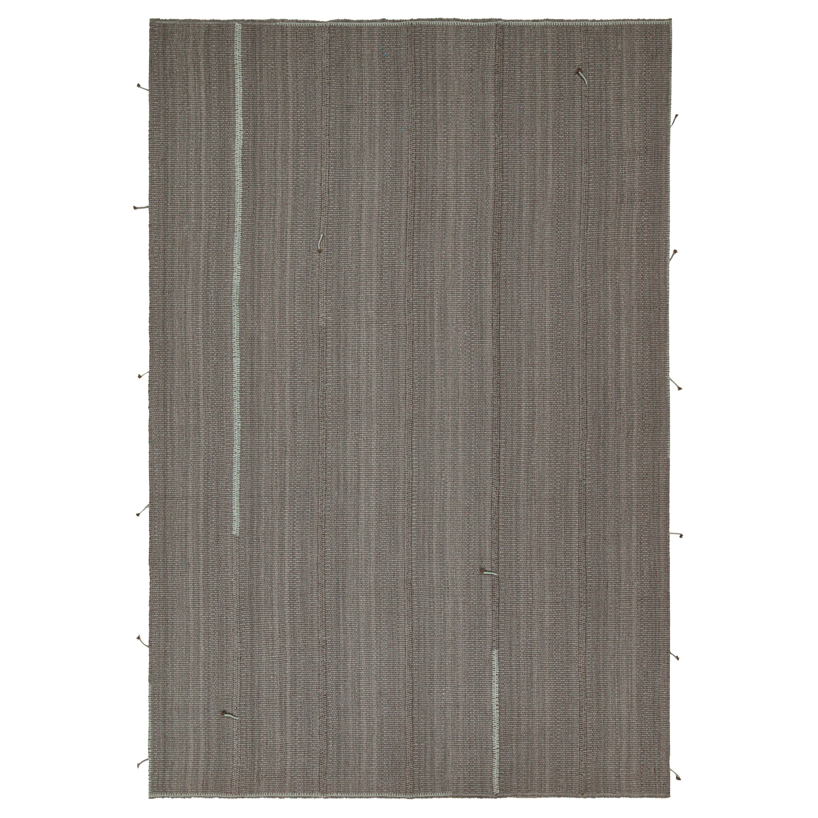 Tapis Kilim contemporain de Rug & Kilim en gris avec rayures bleues et accents bruns en vente