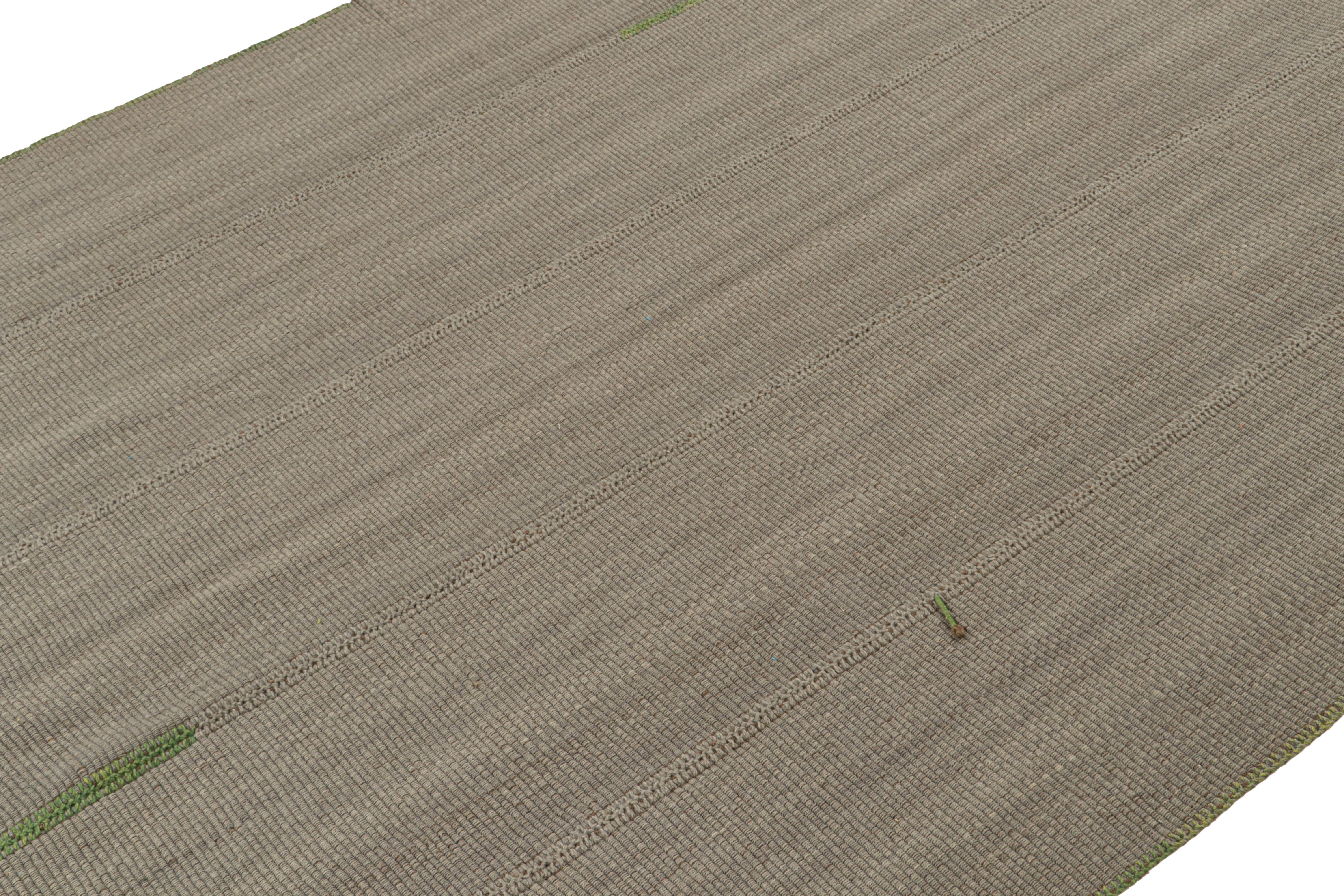 Persiano Rug & Kilim - Tappeto Kilim contemporaneo in grigio con accenti verdi e marroni in vendita