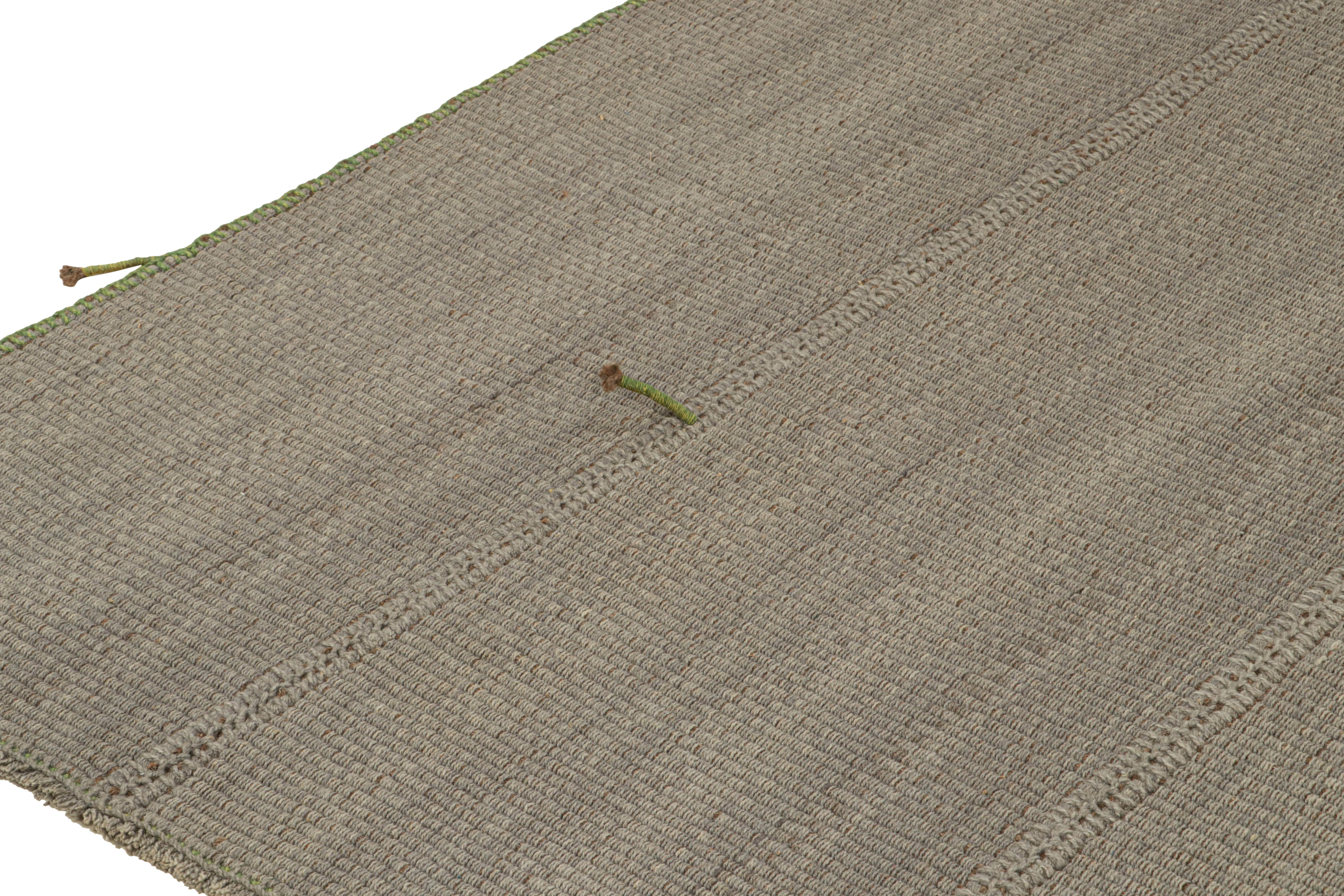 Annodato a mano Rug & Kilim - Tappeto Kilim contemporaneo in grigio con accenti verdi e marroni in vendita