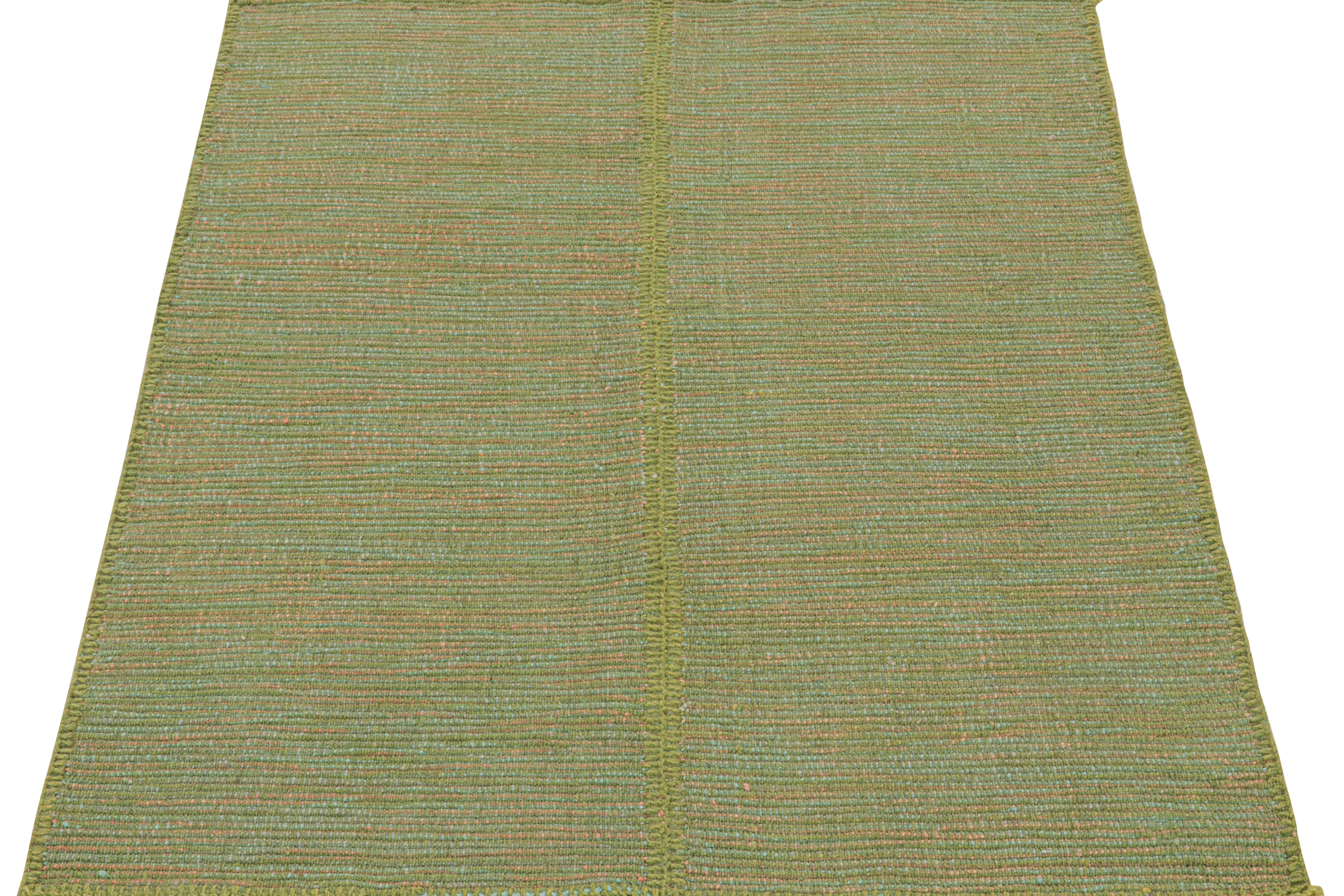 Moderne Rug & Kilim’s Contemporary Kilim Rug in Green with Teal and Pink Accents en vente