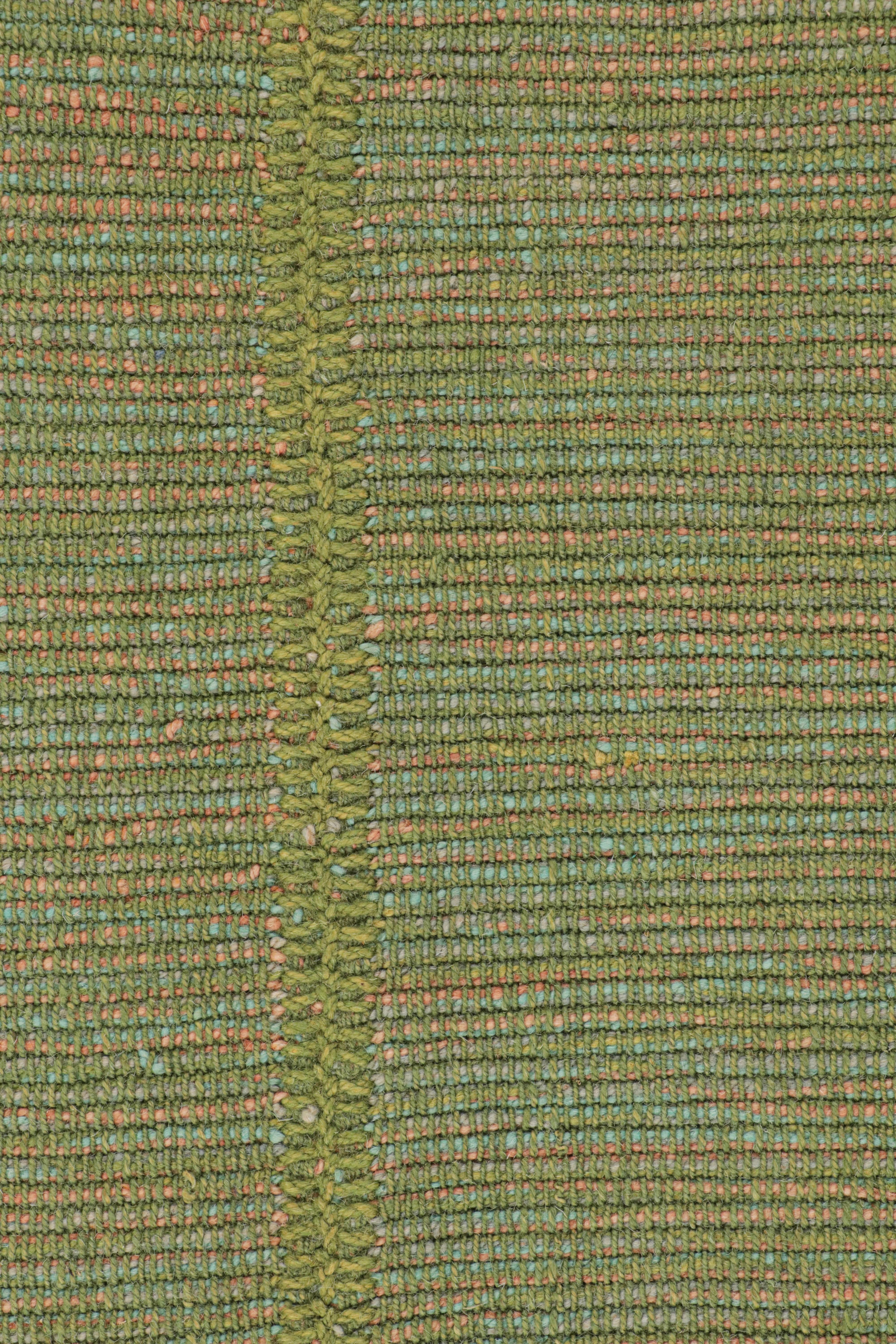 Rug & Kilim - Tappeto Kilim contemporaneo in verde con accenti verdi e rosa In condizioni Nuovo in vendita a Long Island City, NY
