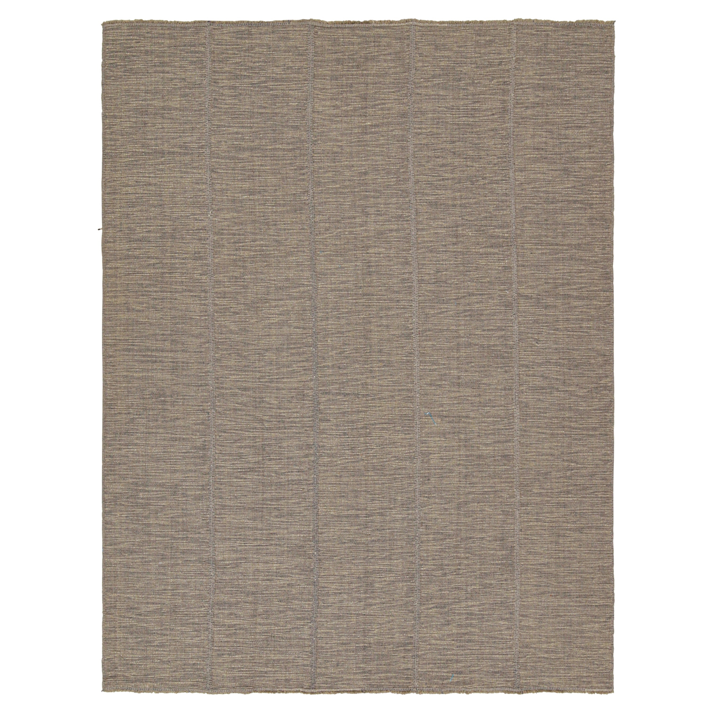 Rug & Kilim - Tappeto Kilim contemporaneo in grigio con accenti blu in vendita