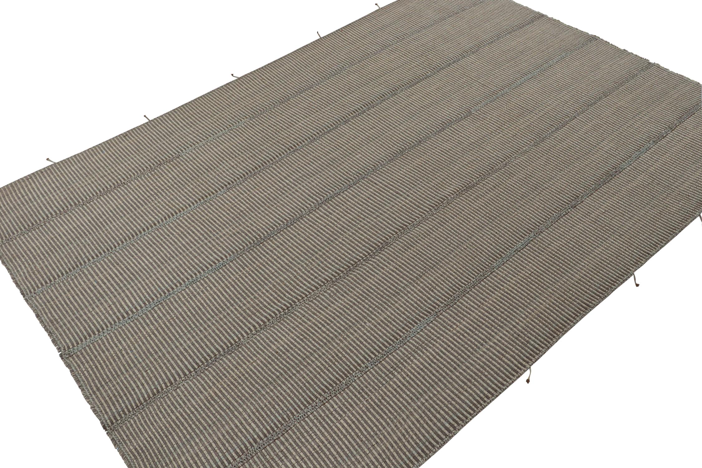 Tissé à la main en laine, ce kilim 10x14 est issu d'une nouvelle ligne audacieuse de tissages plats contemporains de Rug & Kilim.

Plus loin dans le Design :

Le 