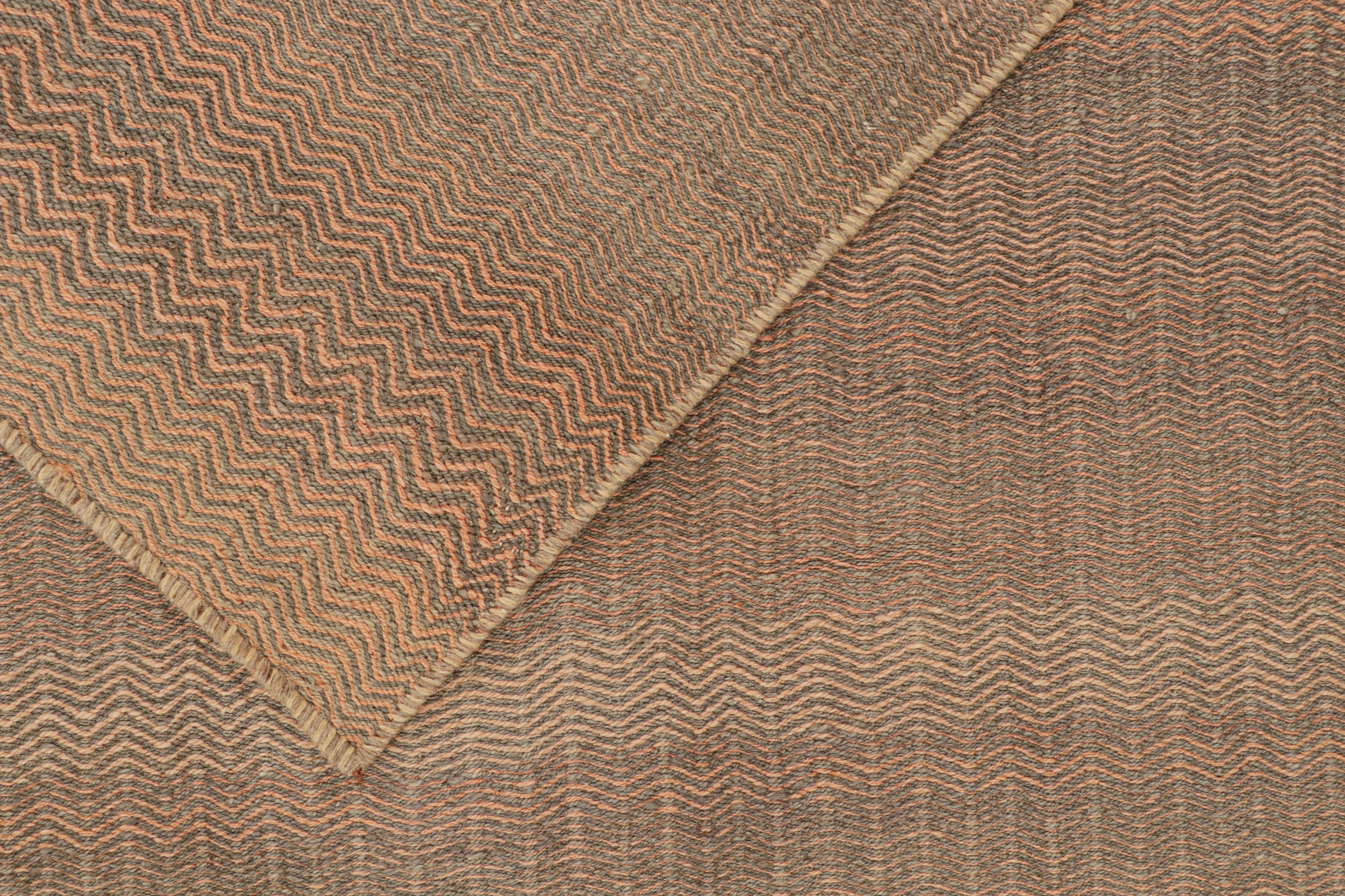Wool Rug & Kilim’s Contemporary Kilim Rug in Peach and Greige Chevrons For Sale
