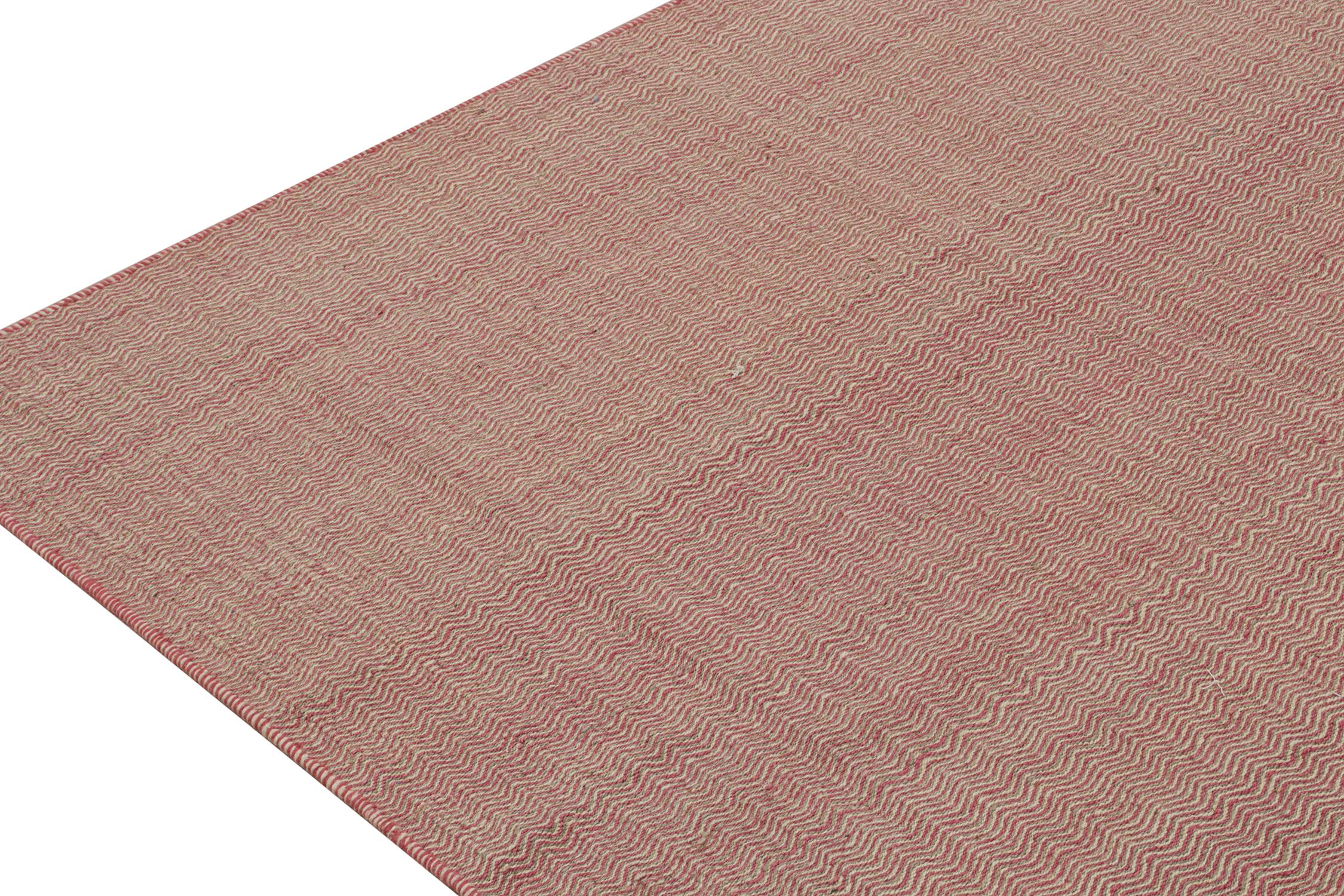 Persian Rug & Kilim’s Contemporary Kilim Rug in Pink and Beige Chevrons For Sale