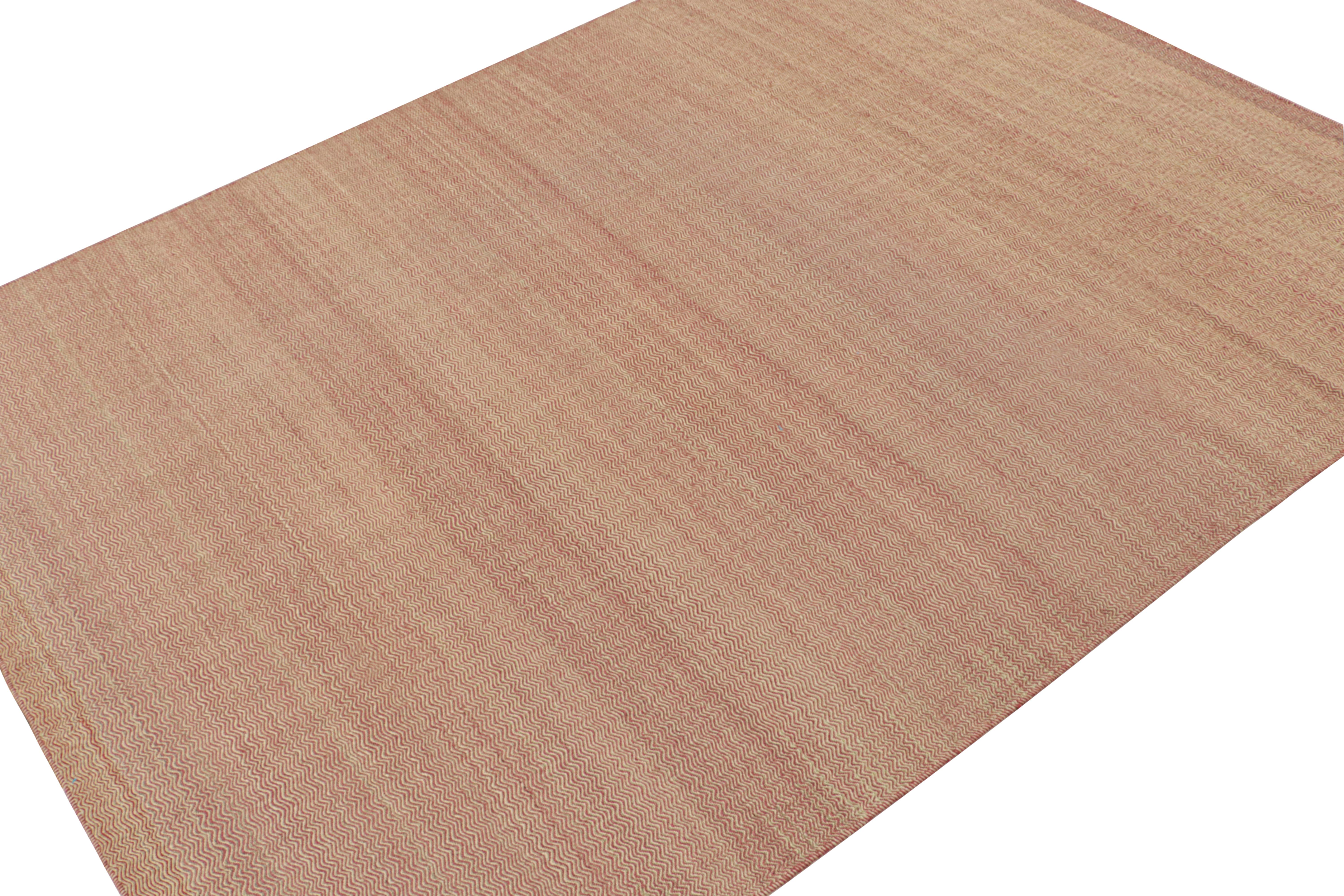 Perse Rug & Kilim’s Contemporary Kilim Rug in Pink and Beige Chevrons en vente