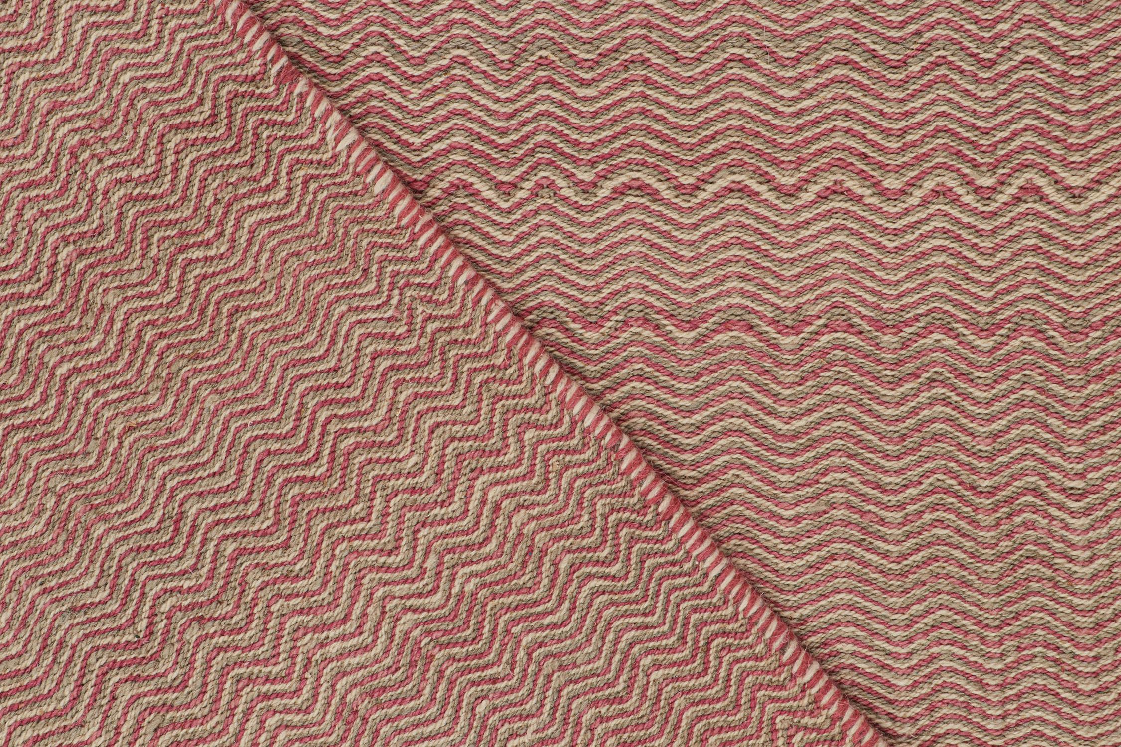 Wool Rug & Kilim’s Contemporary Kilim Rug in Pink and Beige Chevrons For Sale