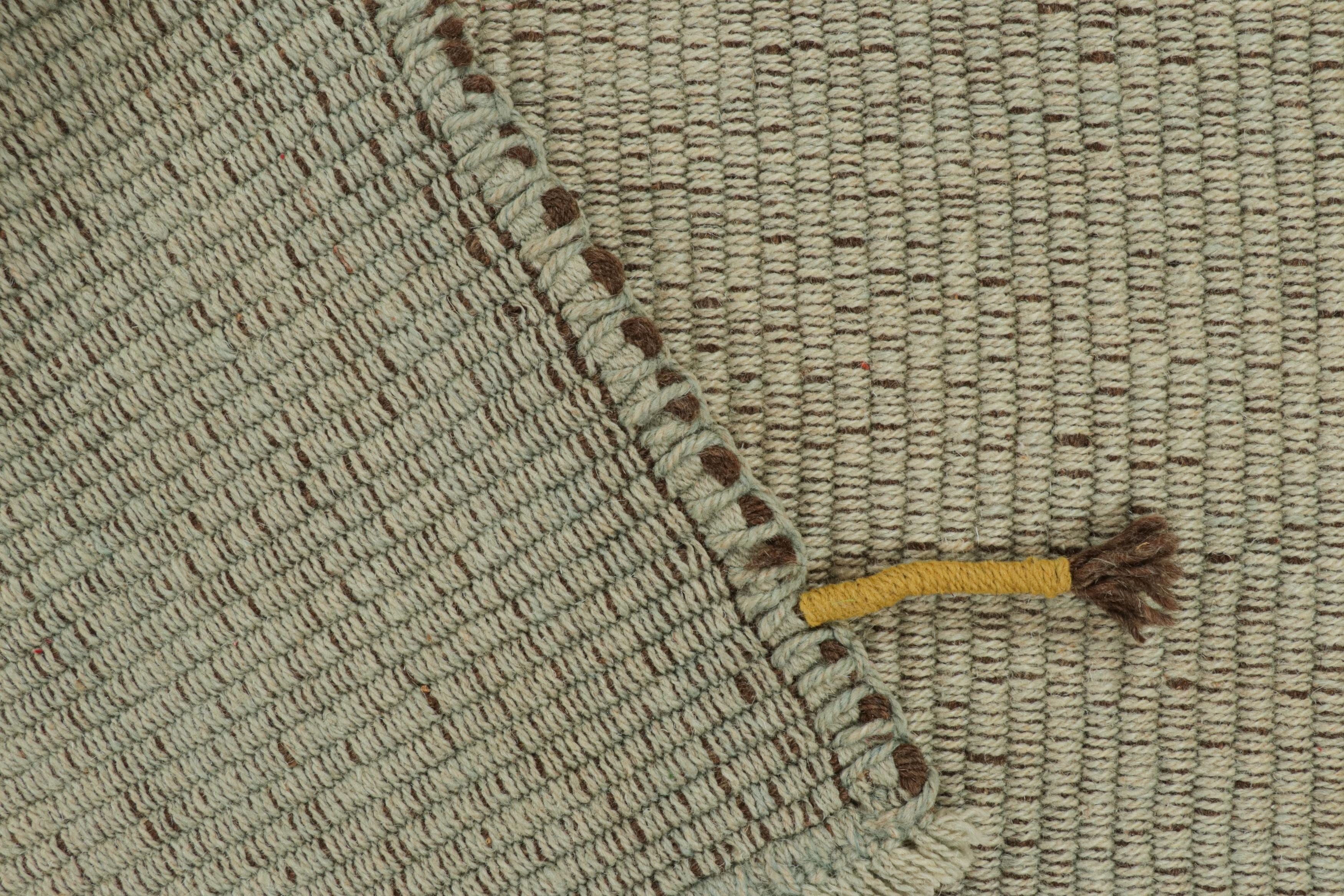 XXI secolo e contemporaneo Rug & Kilim: Runner Kilim contemporaneo in blu con accenti beige e marroni in vendita