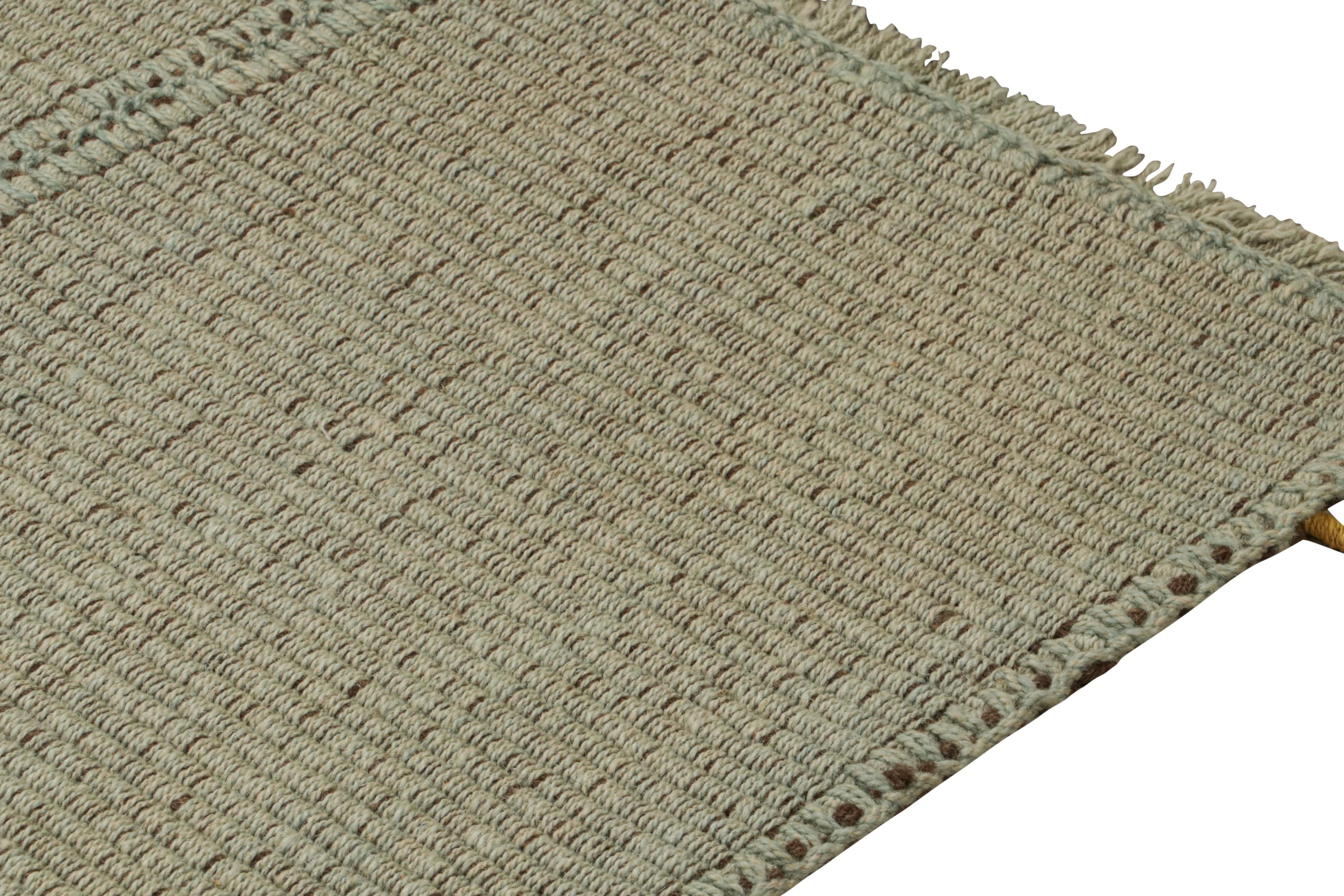 Moderno Rug & Kilim: Runner Kilim contemporaneo in blu con accenti beige e marroni in vendita