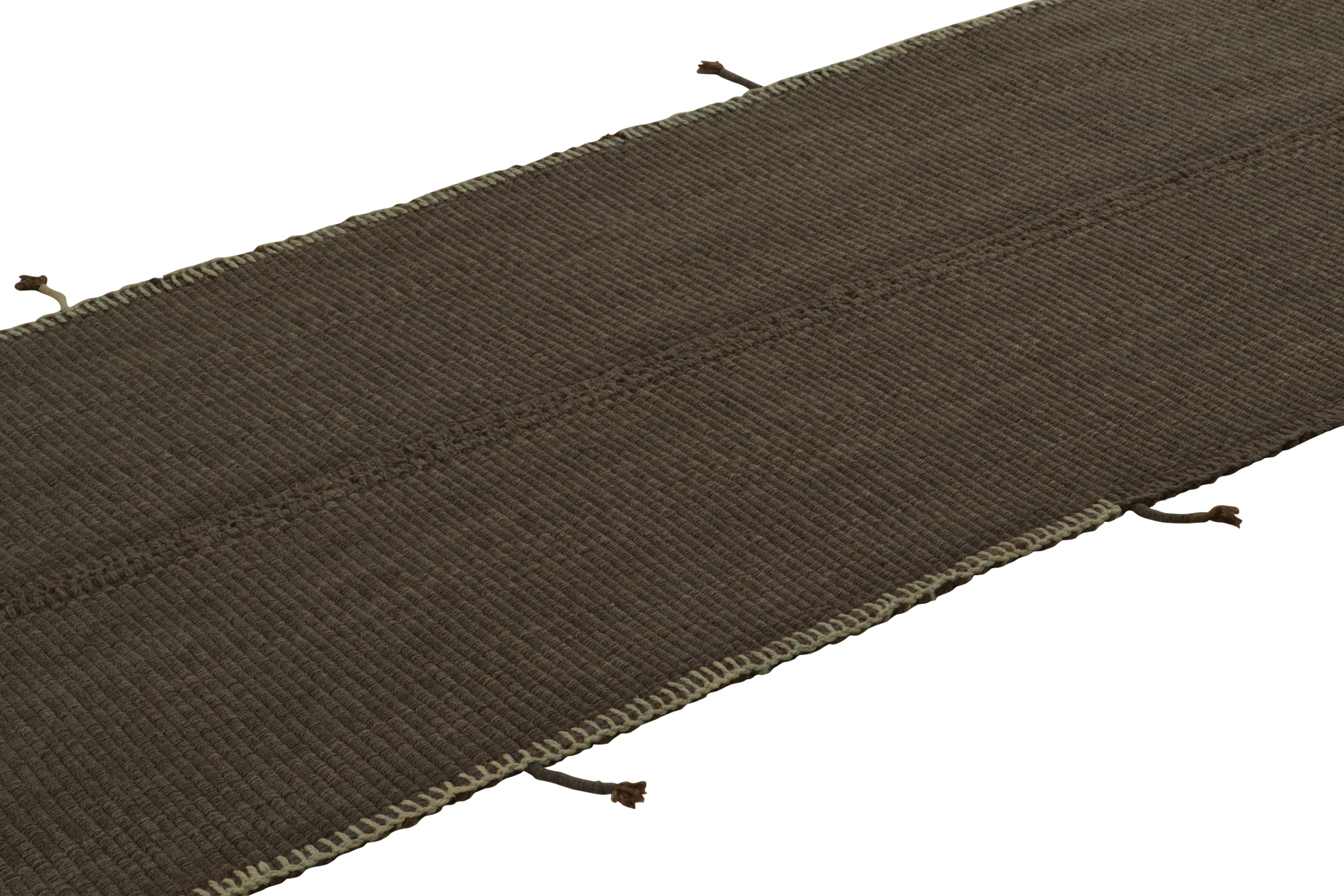 Teppich & Kilims Zeitgenössischer Kelim-Läufer in Grau mit braunen und blauen Akzenten (Handgeknüpft) im Angebot