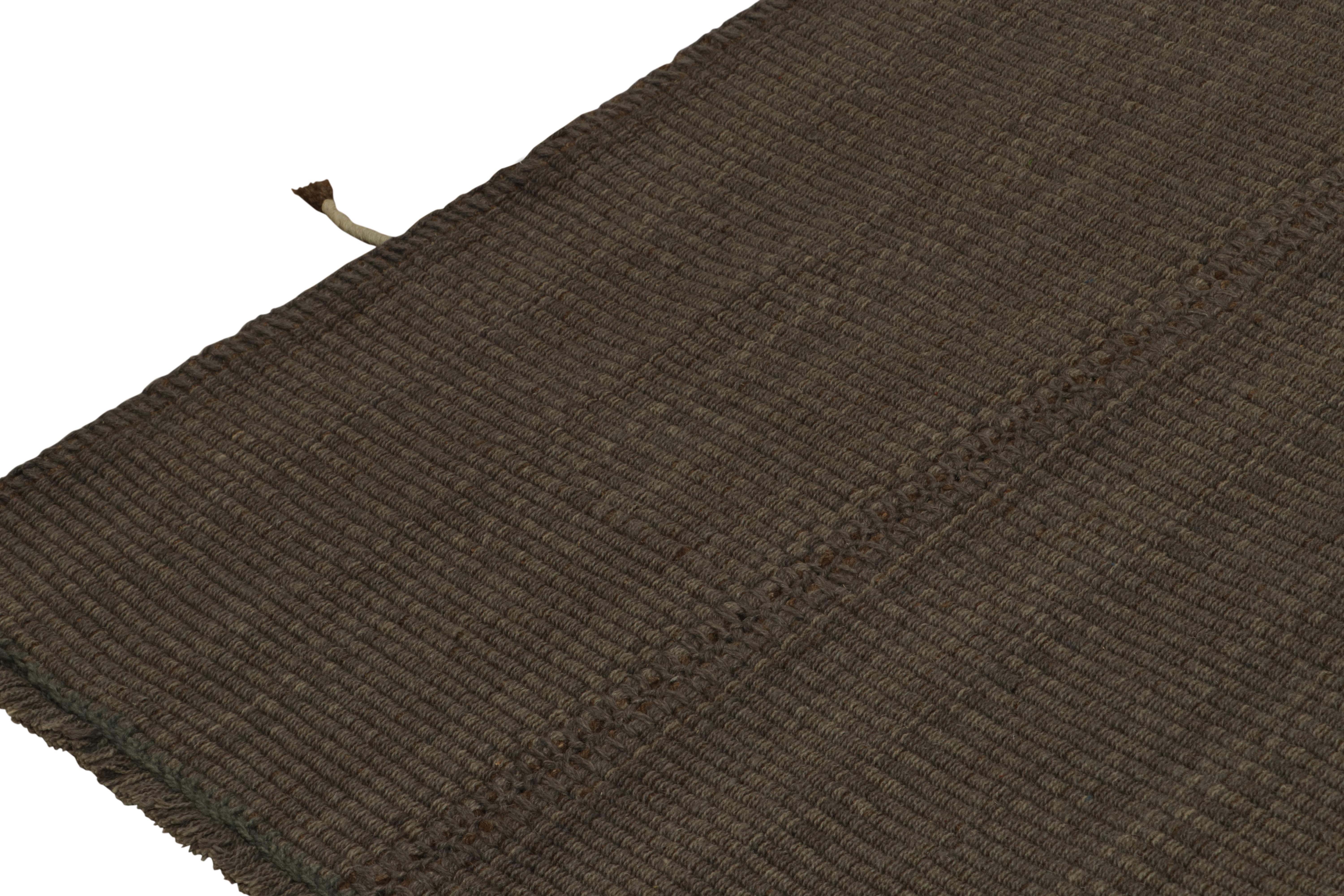 Teppich & Kilims Zeitgenössischer Kelim-Läufer in Grau mit braunen und blauen Akzenten im Zustand „Neu“ im Angebot in Long Island City, NY