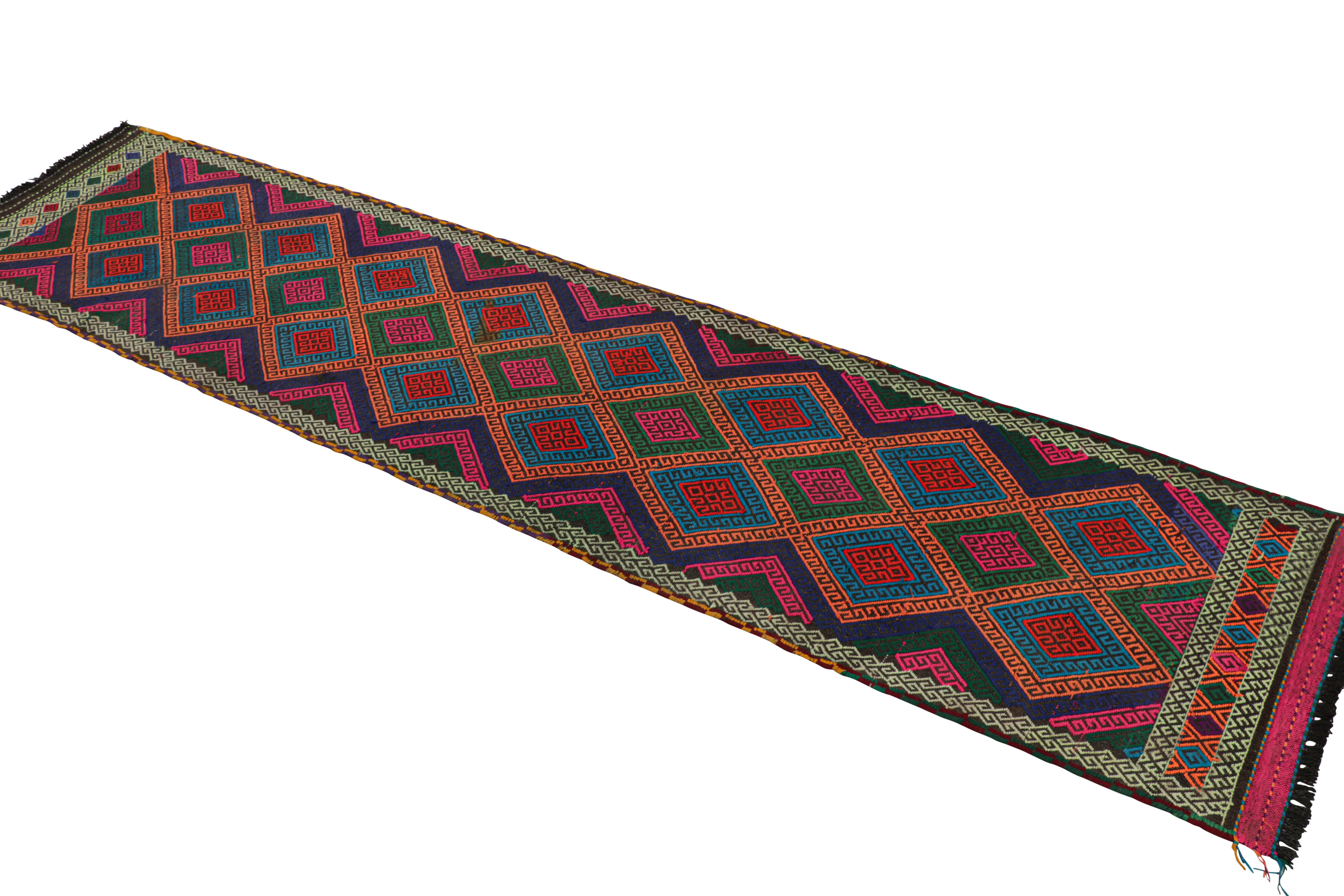 Traves de Mesa Contemporáneo de Rug & Kilim con Medallones Geométricos Policromáticos Afgano en venta