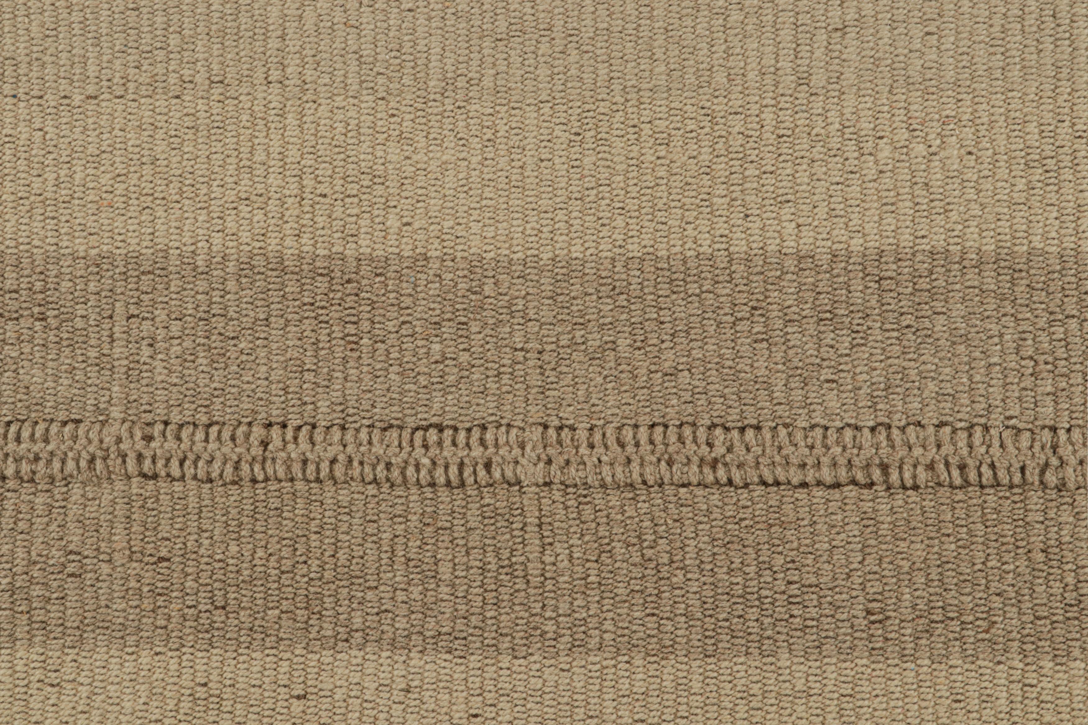 Rug & Kilim's Contemporary Kilim mit beigen und taupefarbenen Streifen und braunen Akzenten (21. Jahrhundert und zeitgenössisch) im Angebot