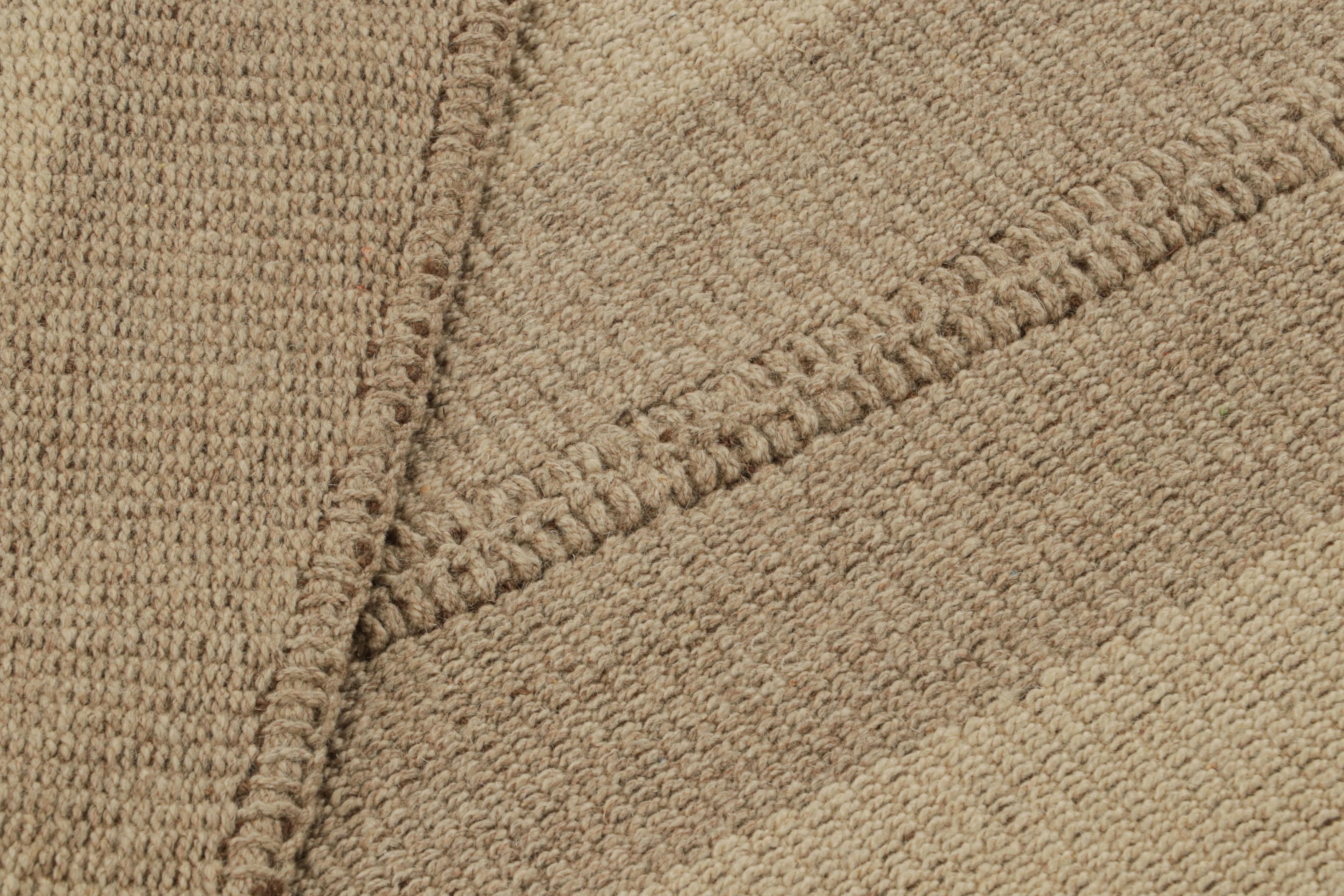 Rug & Kilim's Contemporary Kilim mit beigen und taupefarbenen Streifen und braunen Akzenten (Wolle) im Angebot