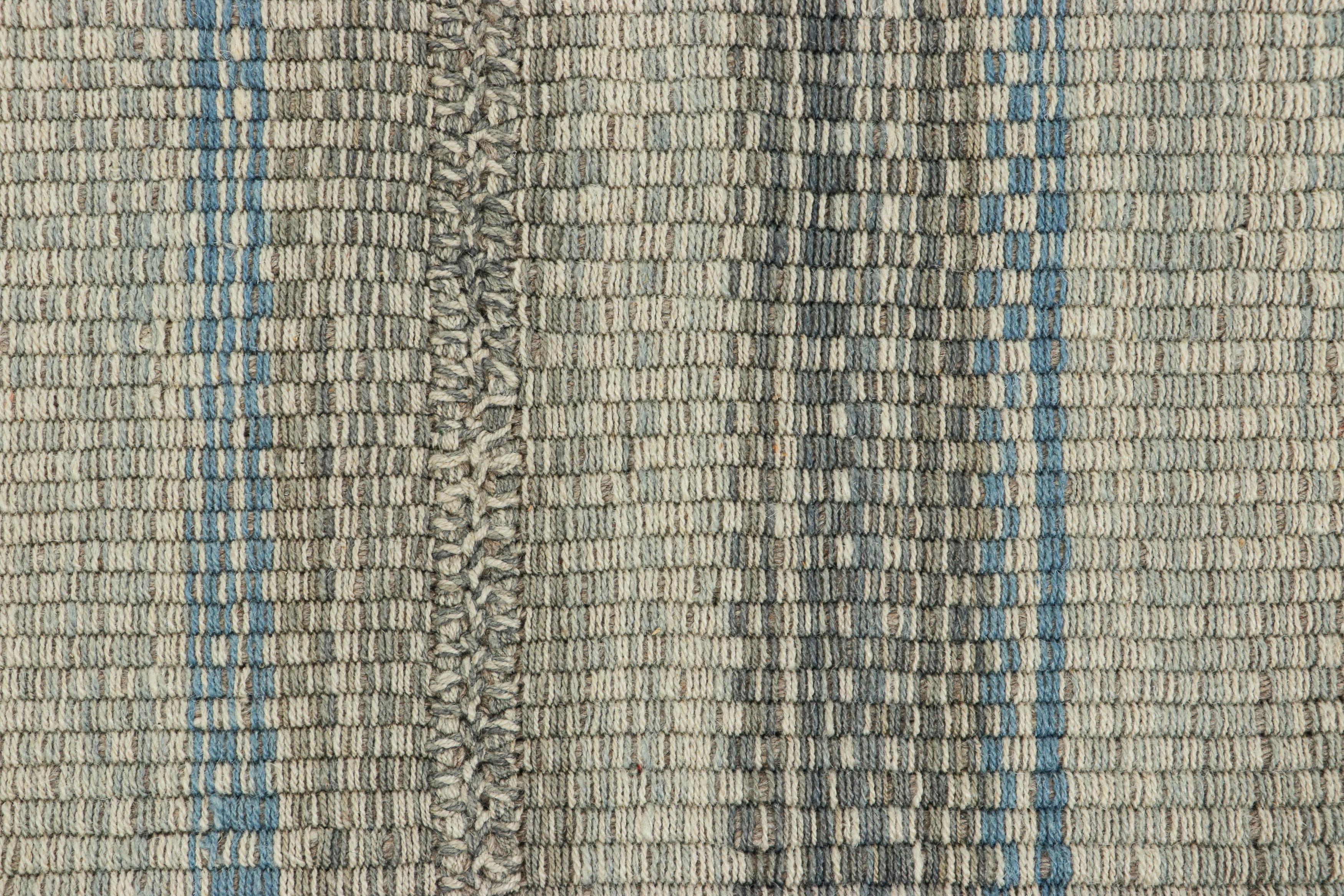 Afghano Rug & Kilim è un kilim contemporaneo a strisce blu e grigio ardesia. in vendita