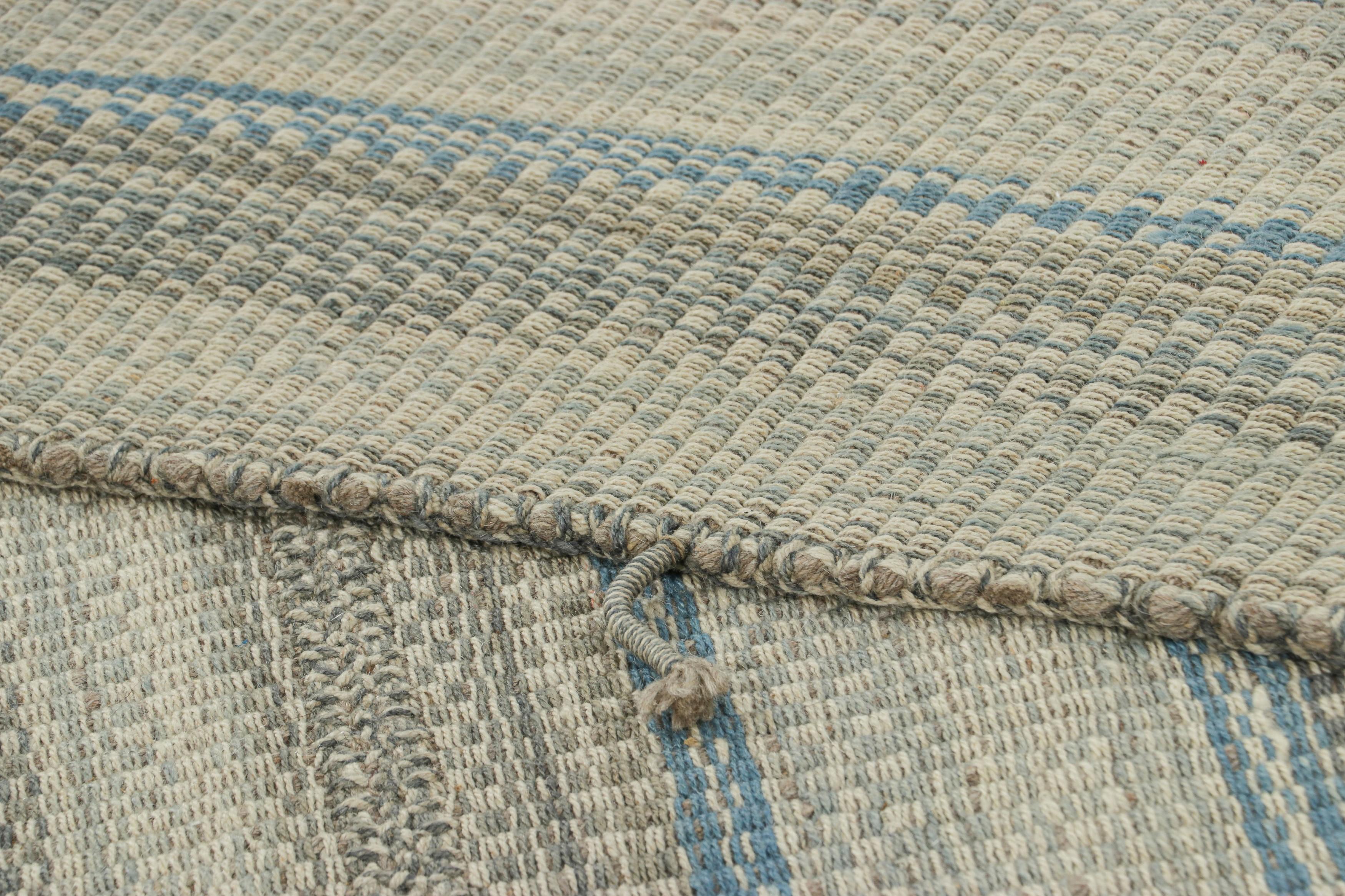 Lana Rug & Kilim è un kilim contemporaneo a strisce blu e grigio ardesia. in vendita