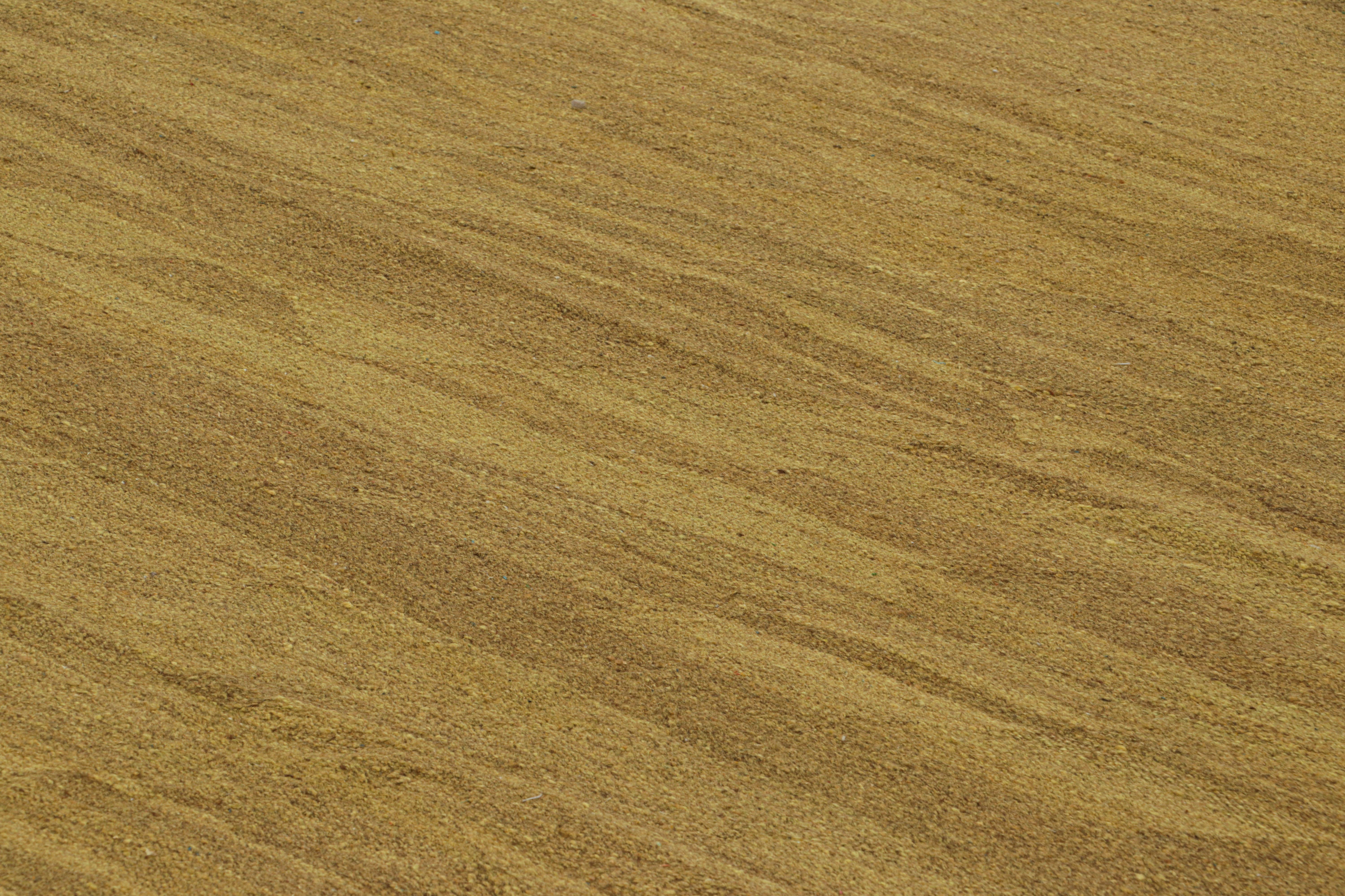 Tessuto a mano in lana, un Kilim 9x12 di una nuova collezione contemporanea a trama piatta di Rug & Kilim.

Sul design: 

Questo tappeto, che fa parte della nostra collezione 