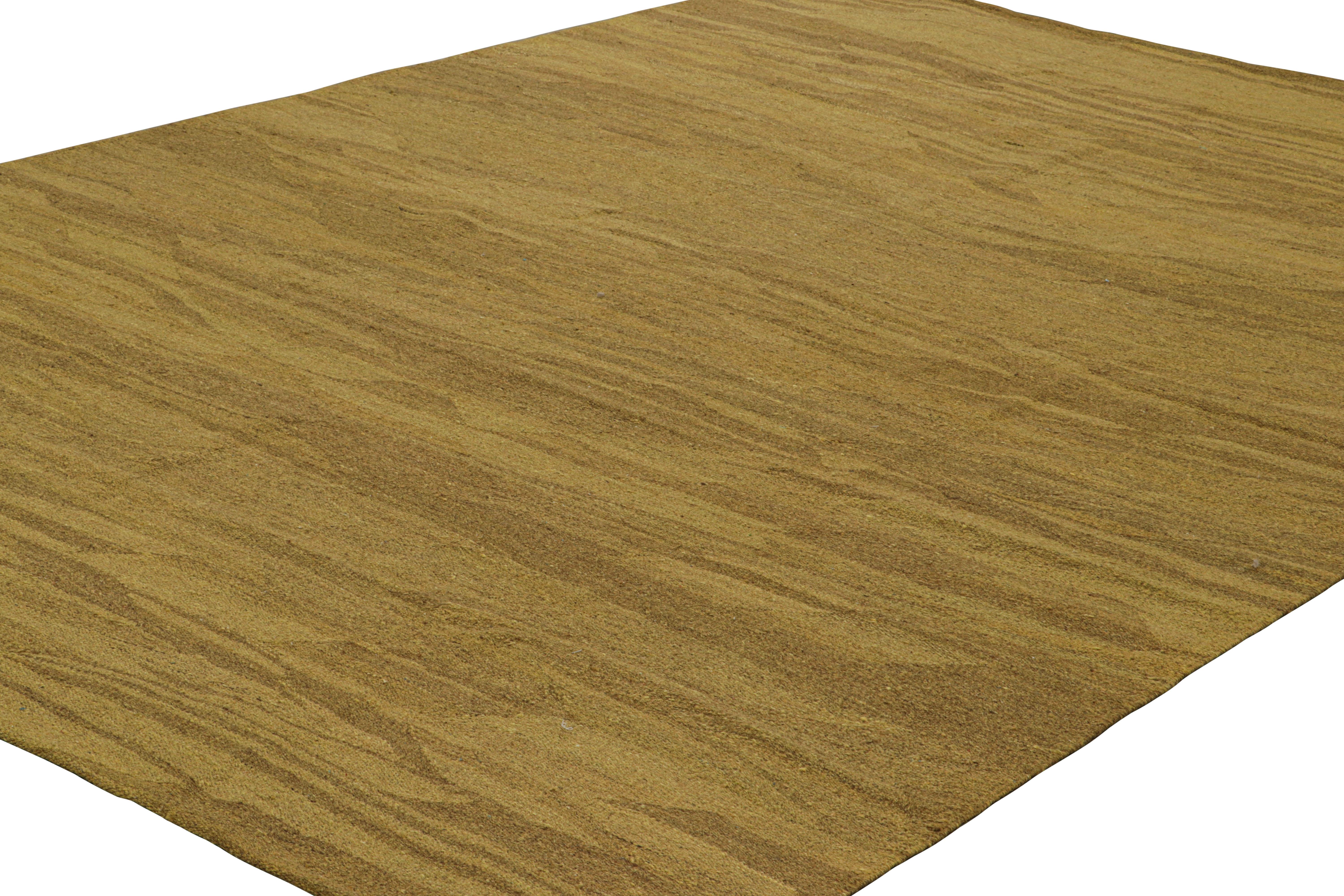 Afghano Rug & Kilim è un kilim contemporaneo con tonalità chartreuse, oro e beige-marrone in vendita