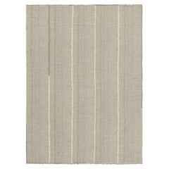 Rug & Kilim's Contemporary Kilim with Gray and White Textural Stripes (Kilim contemporain avec des rayures texturées grises et blanches)