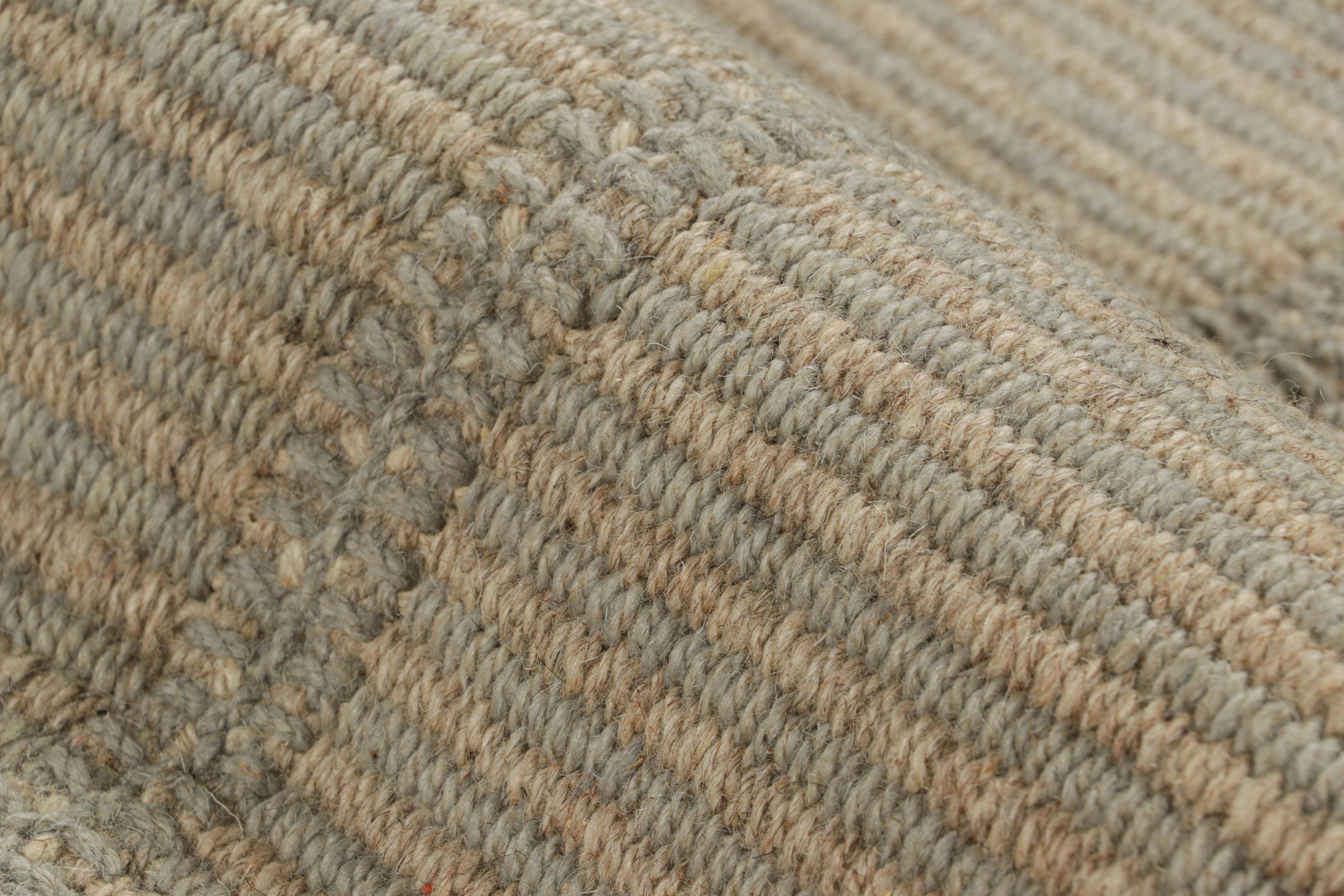 Rug & Kilim è un kilim contemporaneo con strisce testuali azzurre e beige In condizioni Nuovo in vendita a Long Island City, NY