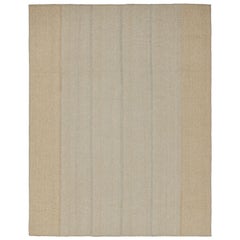 Rug & Kilim's Contemporary Kilim mit hellblauen und beigen Strukturstreifen