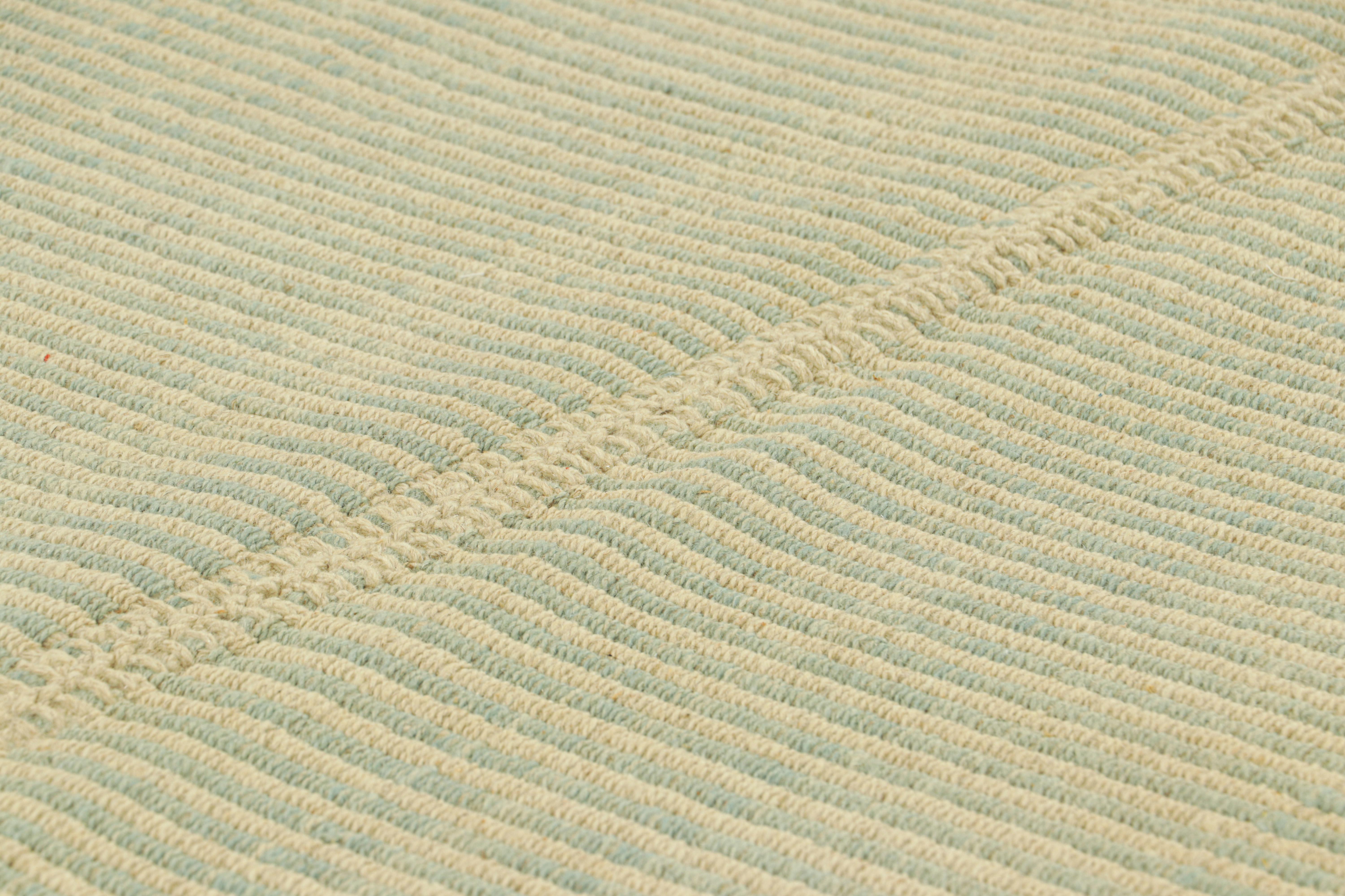 Tissé à la main en laine, ce Kilim 4x5 fait partie d'une nouvelle collection de tissage plat personnalisable de Rug & Kilim.

Sur le Design :

