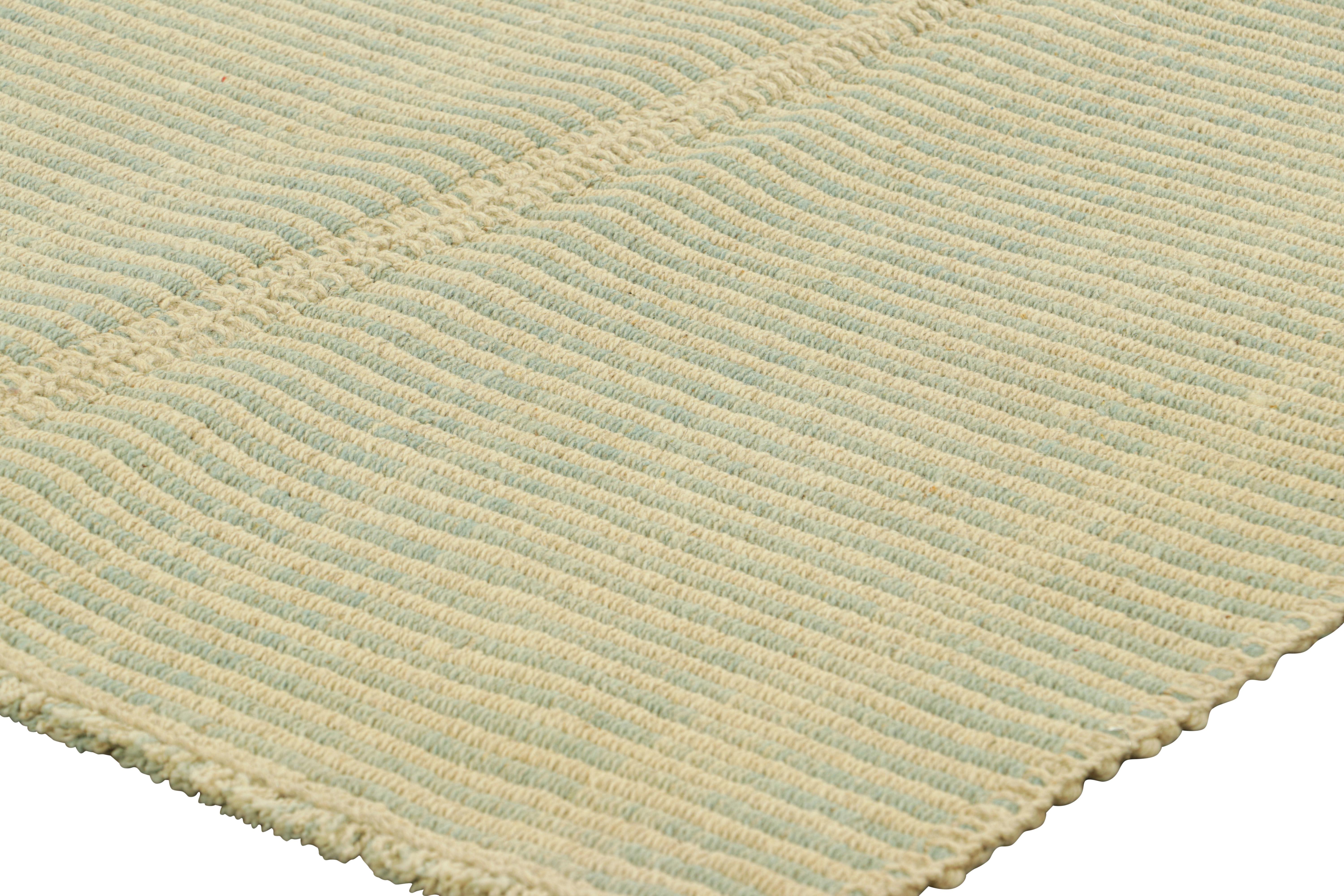 Rug & Kilim's Contemporary Kilim with Textural Beige and Blue Stripes (Kilim contemporain avec des rayures texturées beiges et bleues) Neuf - En vente à Long Island City, NY