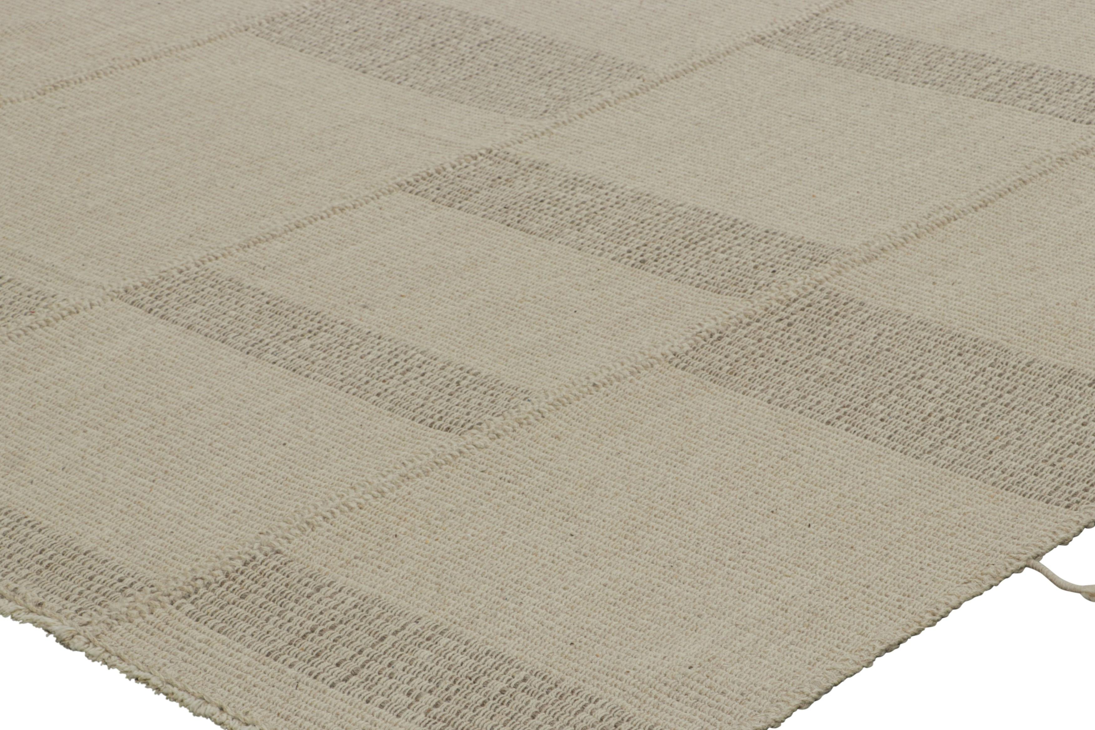 Rug & Kilim's Contemporary Kilim mit texturierten Beige- und Brown-Streifen im Zustand „Neu“ im Angebot in Long Island City, NY